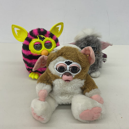 Vintage LOT Tiger Electronics Gray Gremlins Gizmo & Modern Pink Furby Furbies
