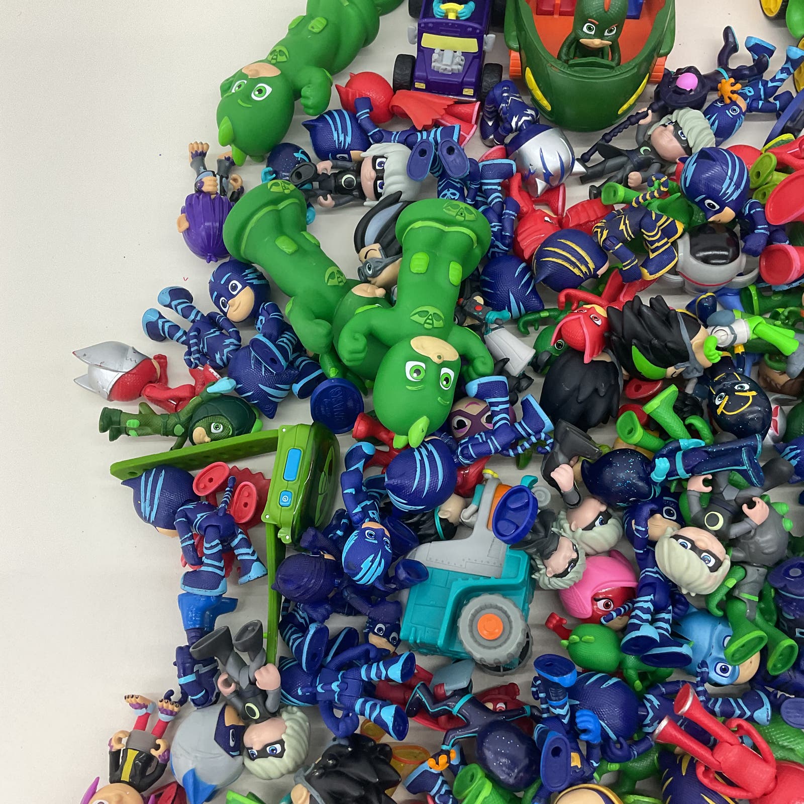 HUGE 10 lbs LOT PJ Masks Vehicles Cars Action Figures Cake Toppers Toys LOT - Warehouse Toys