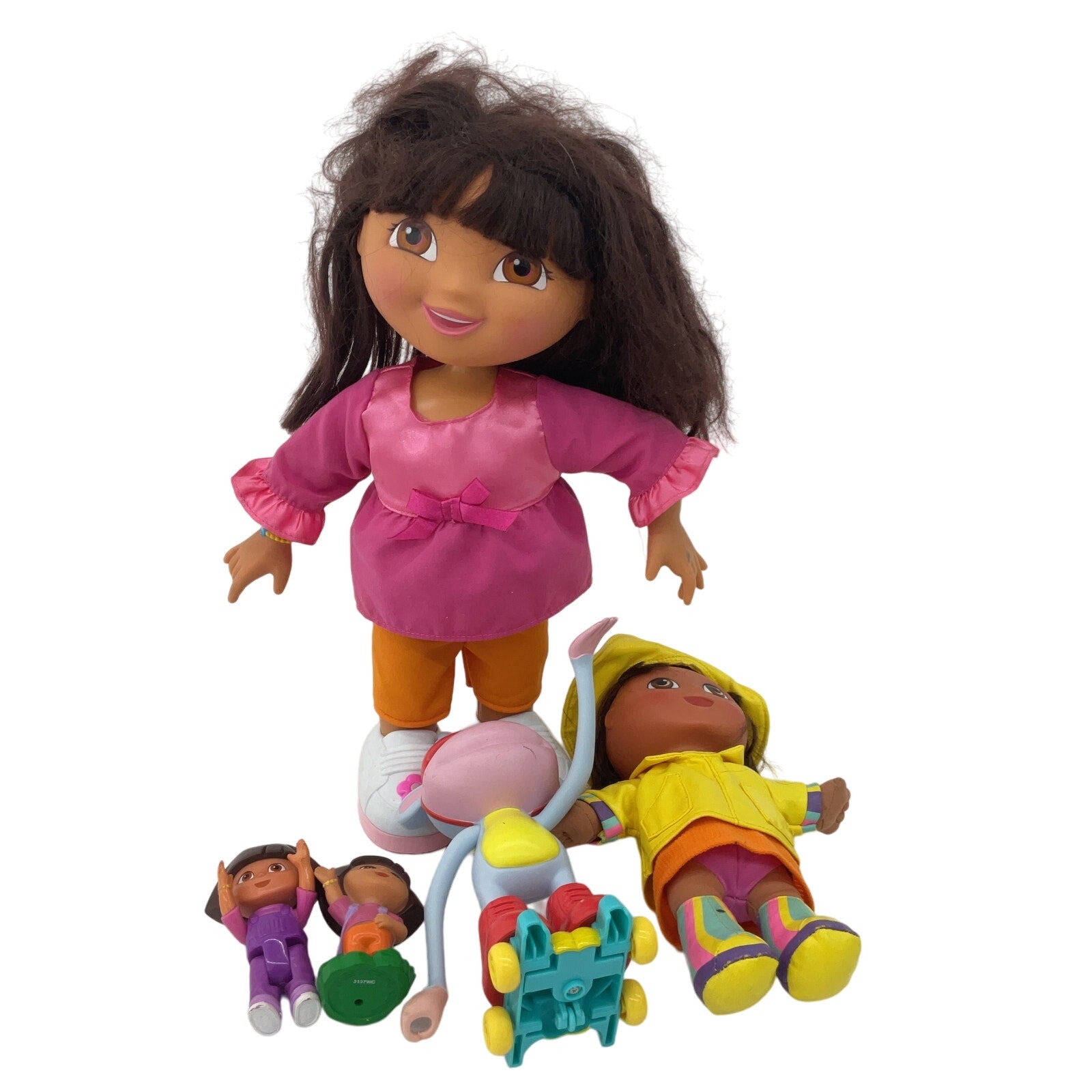 Dora shops the explorer figurines