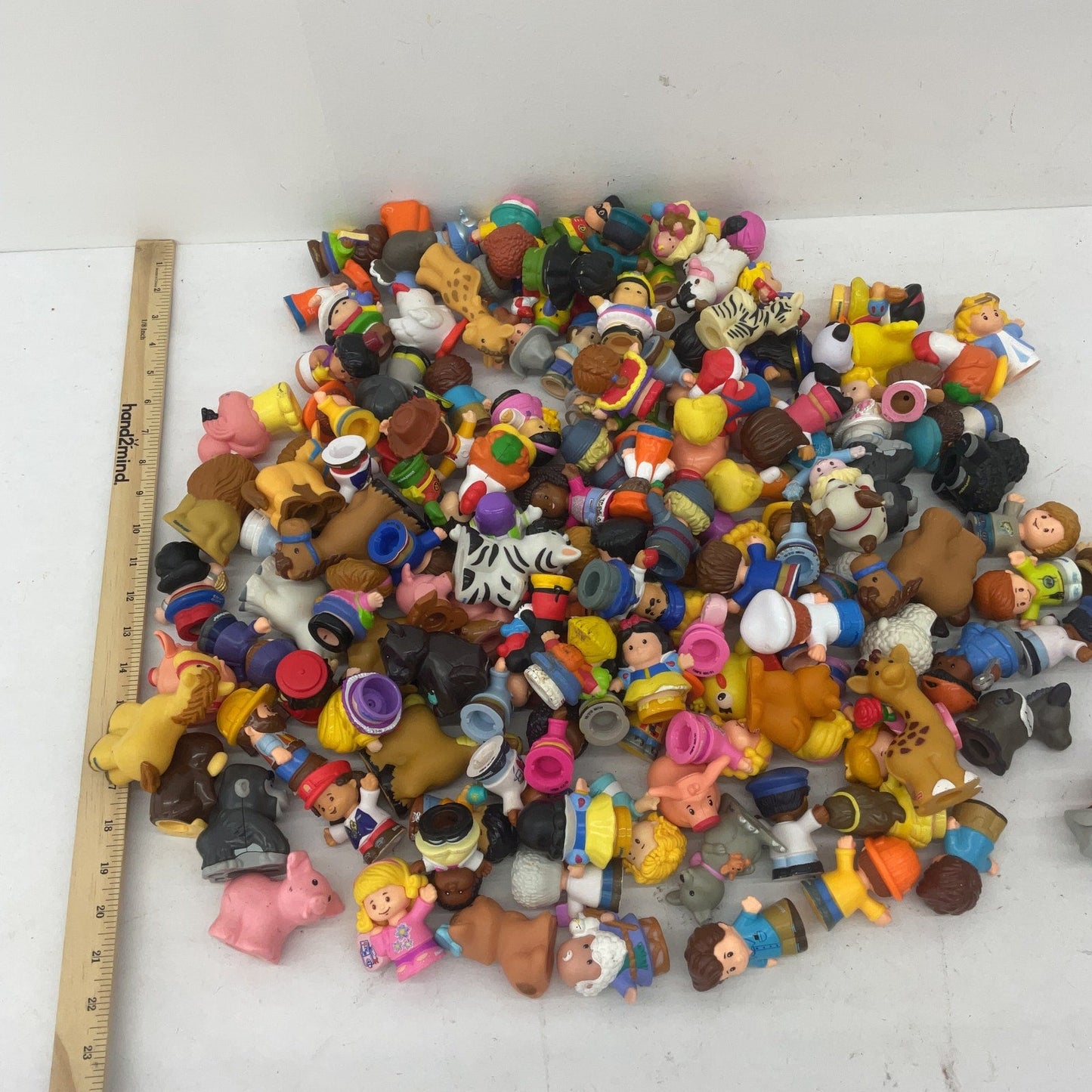 10 lbs Fisher Price Little People Animals Humans Character Figures Preowned LOT - Warehouse Toys