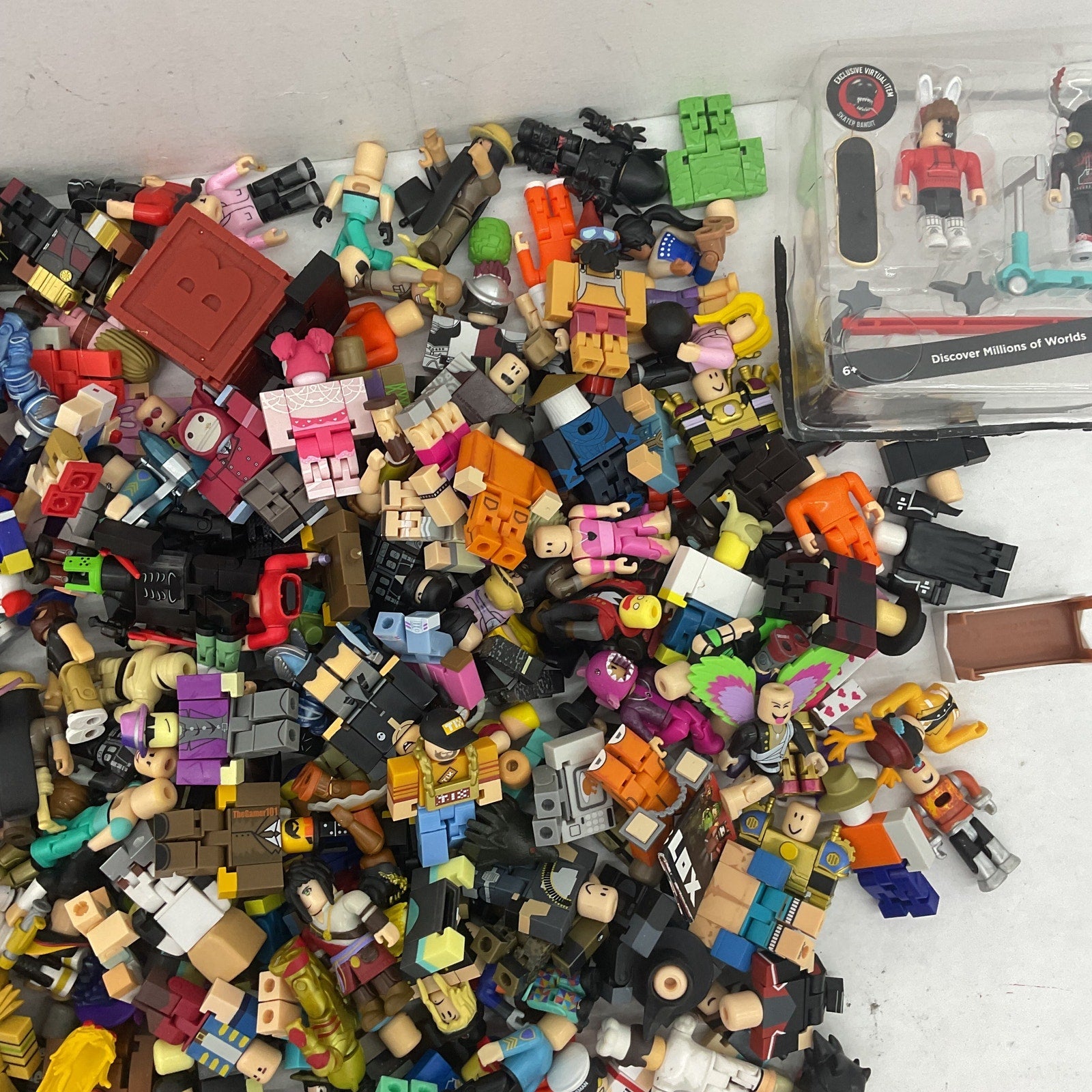 10 lbs LOT Roblox Preowned Mixed Figures Accessories Toys Characters Random - Warehouse Toys