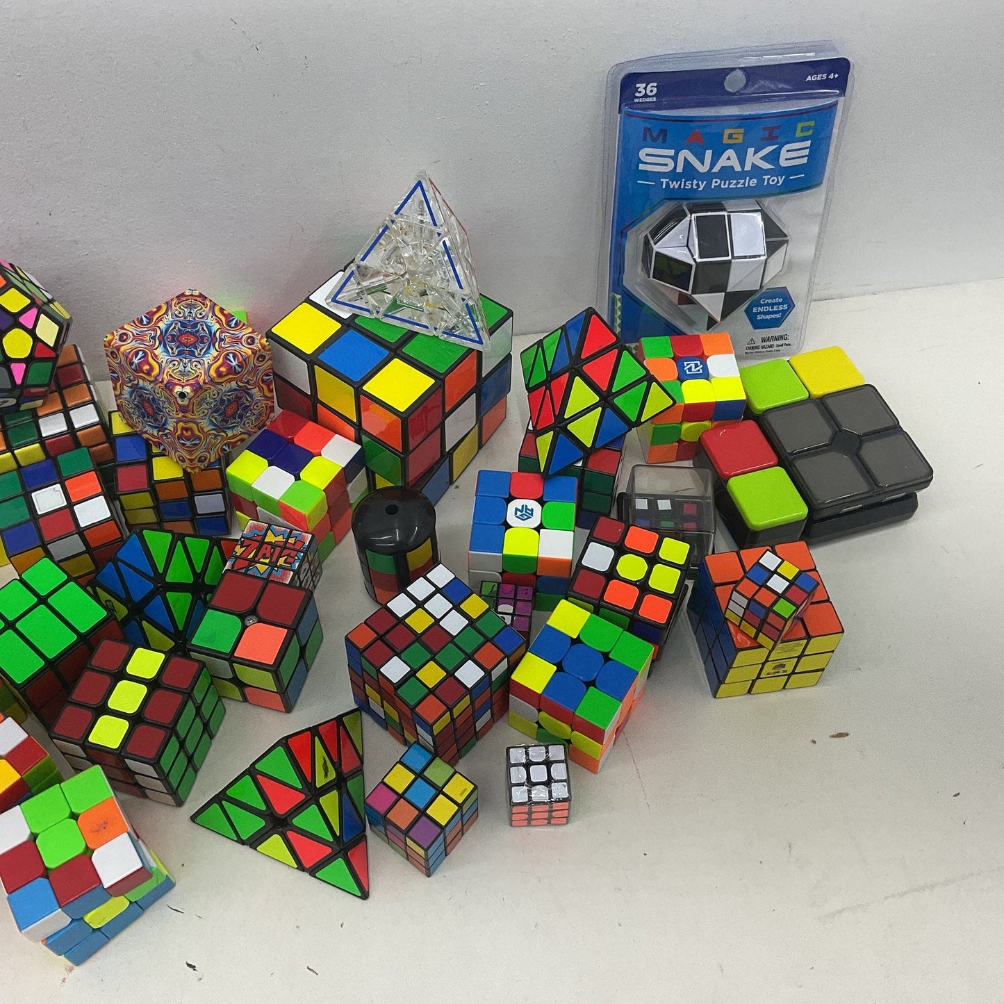 10 lbs Preowned Rubik's Cube Others Brain Teasers Puzzles Puzzle Twist Cubes LOT - Warehouse Toys