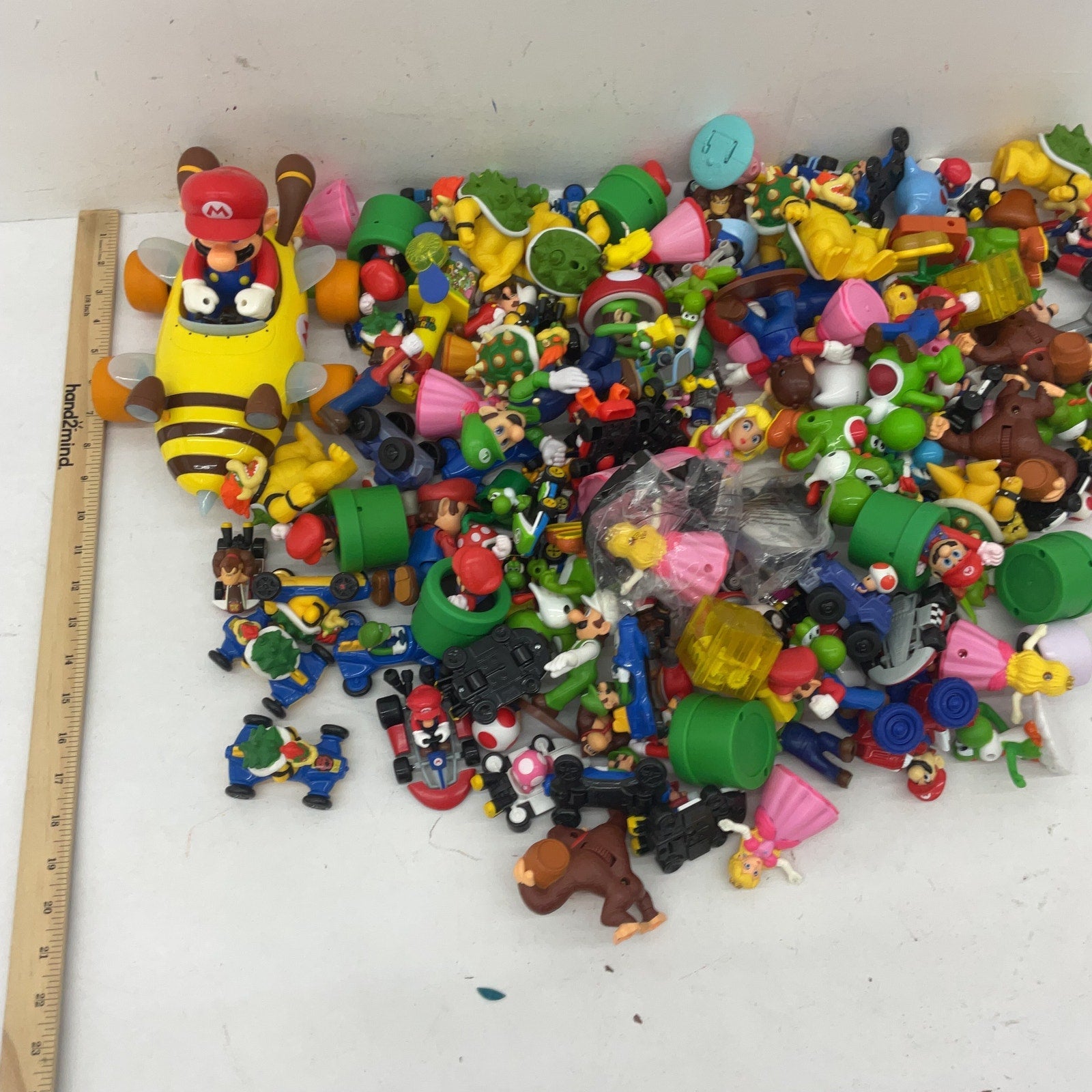 10 lbs Preowned Super Mario Kart Action Figures Vehicles Toys Accessories LOT - Warehouse Toys