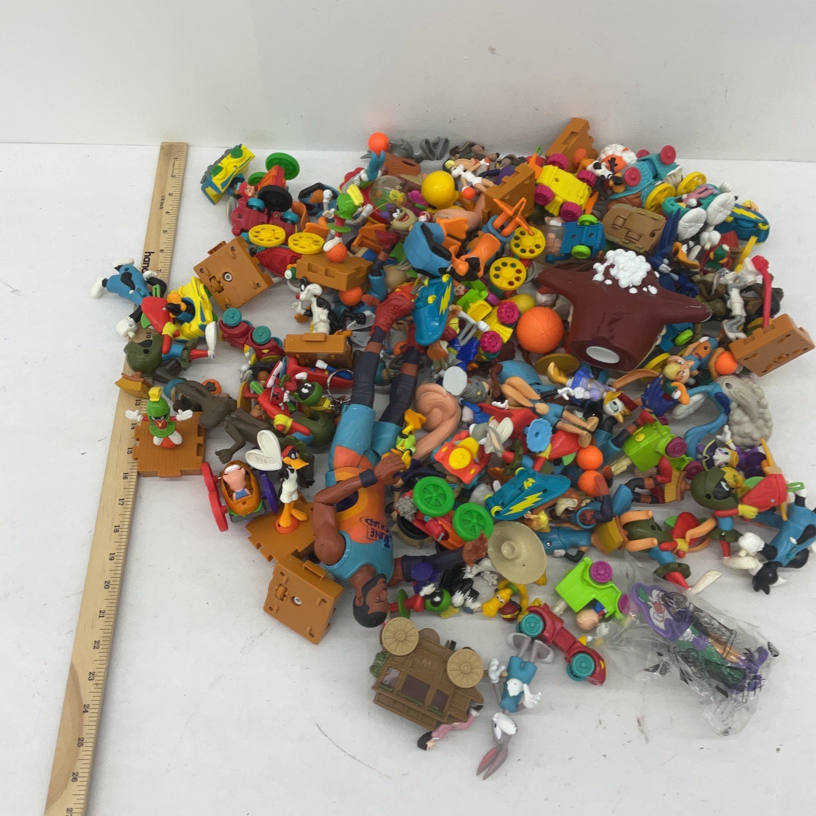 10 lbs Vintage Modern LOT Preowned Looney Tunes Space Jam Tune Squad Toy Figures - Warehouse Toys