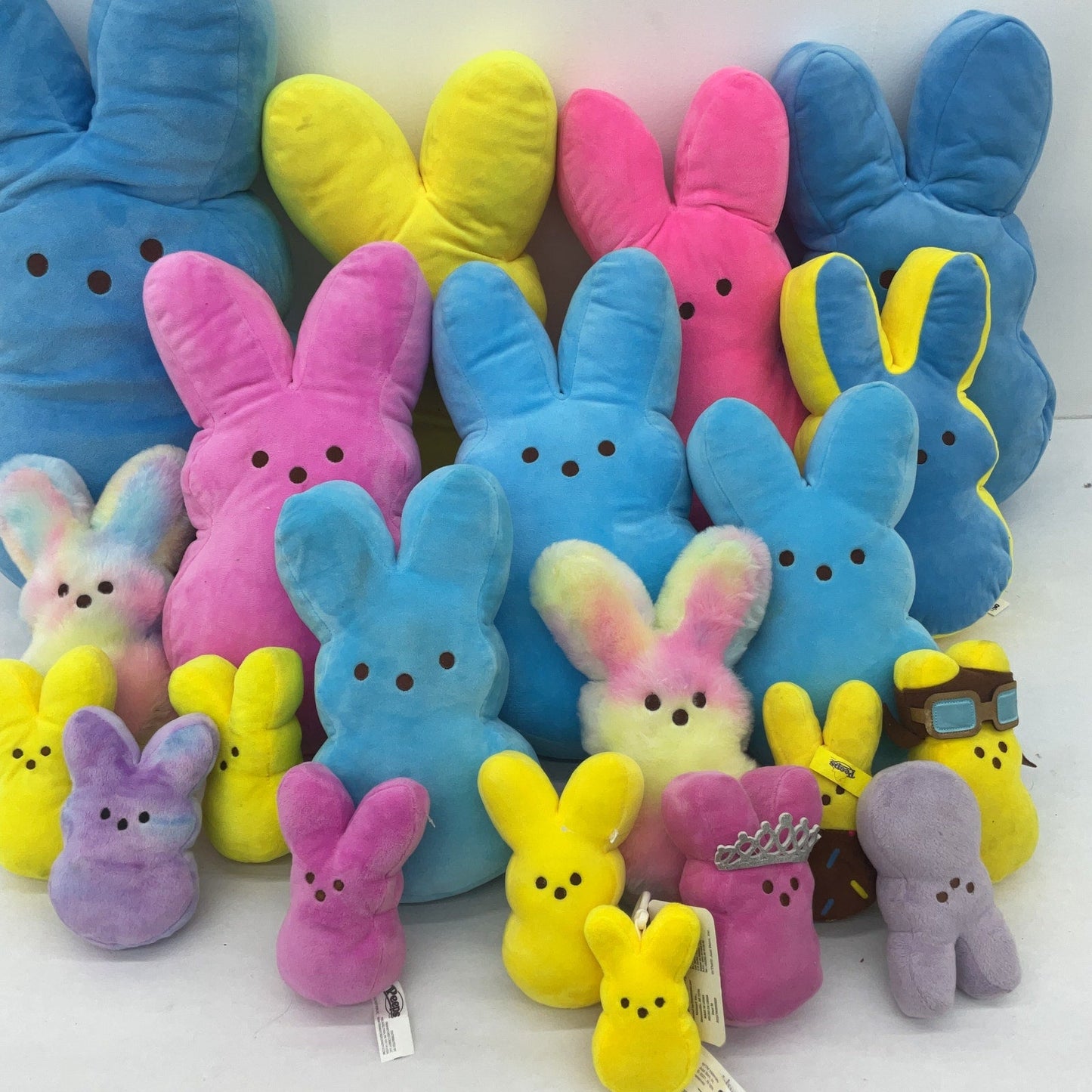 12 lbs Easter Holiday Peeps Bunny Bunnies Colorful Blue Pink Plush Toys Preowned - Warehouse Toys