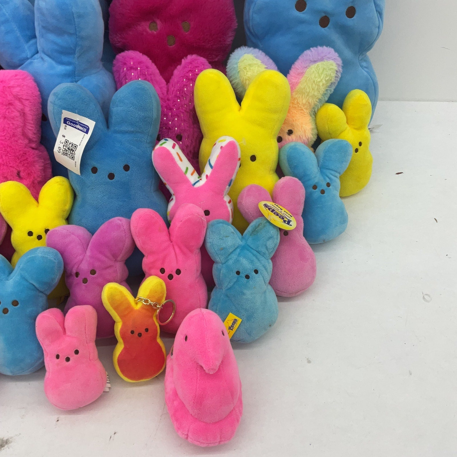 12 lbs Easter Holiday Peeps Bunny Chick Bunnies Chicks Plush Toys Preowned - Warehouse Toys