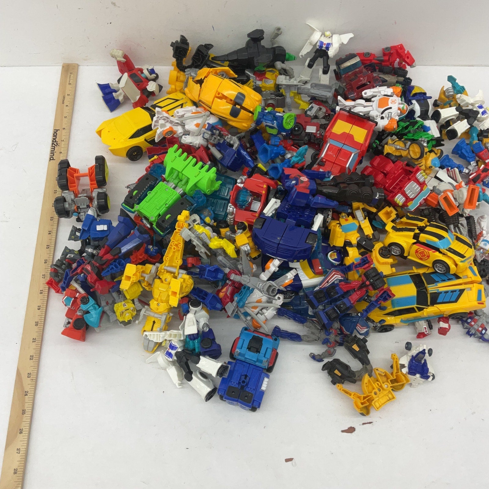 12 lbs Modern Transformers Robots Mixed Loose Action Figures Preowned LOT - Warehouse Toys