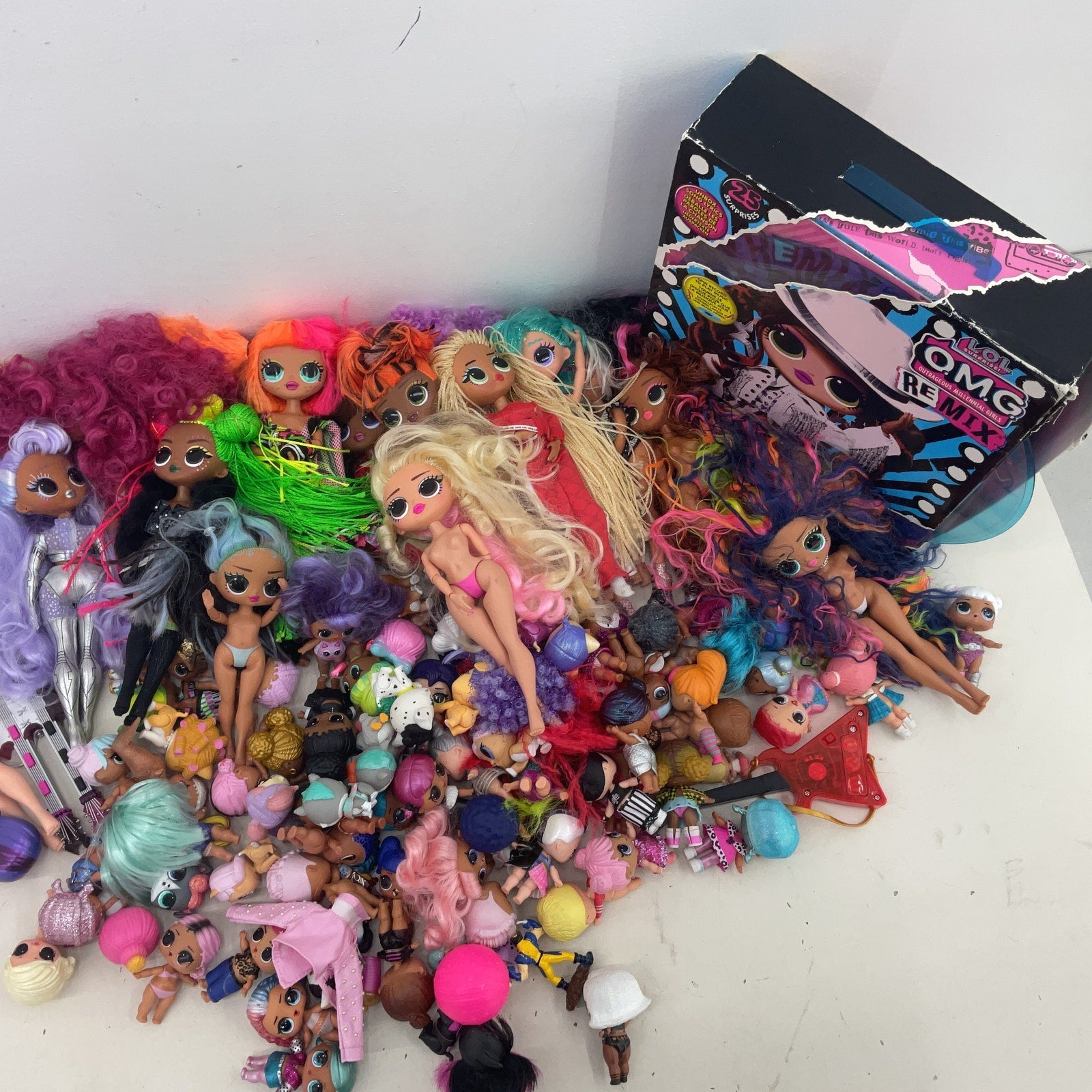 13 LOL OMG Dolls Huge outlet Lot