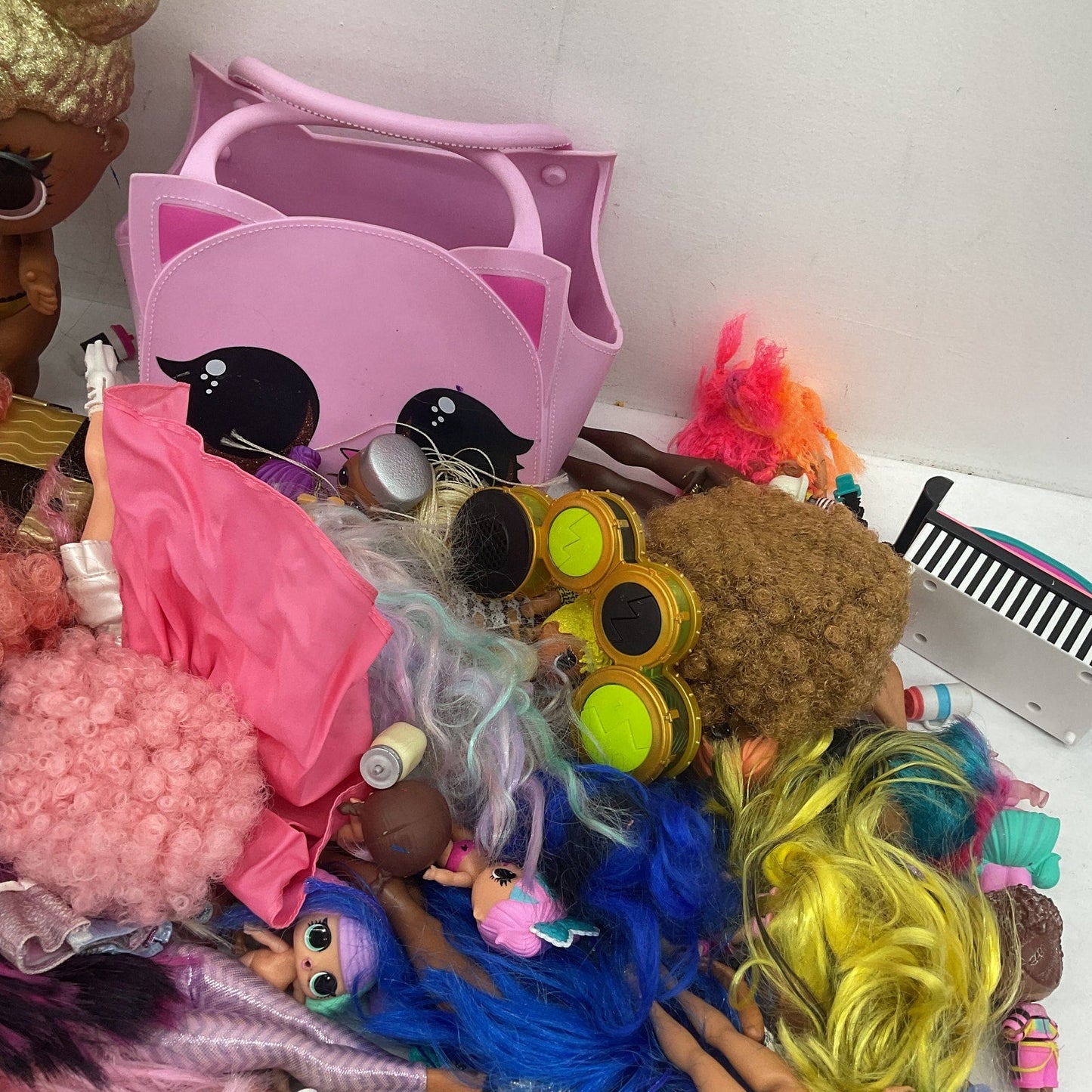 14 lbs LOT lMGA LOL OMG Surprise Big Lil Sistas Play Fashion Dolls Preowned - Warehouse Toys