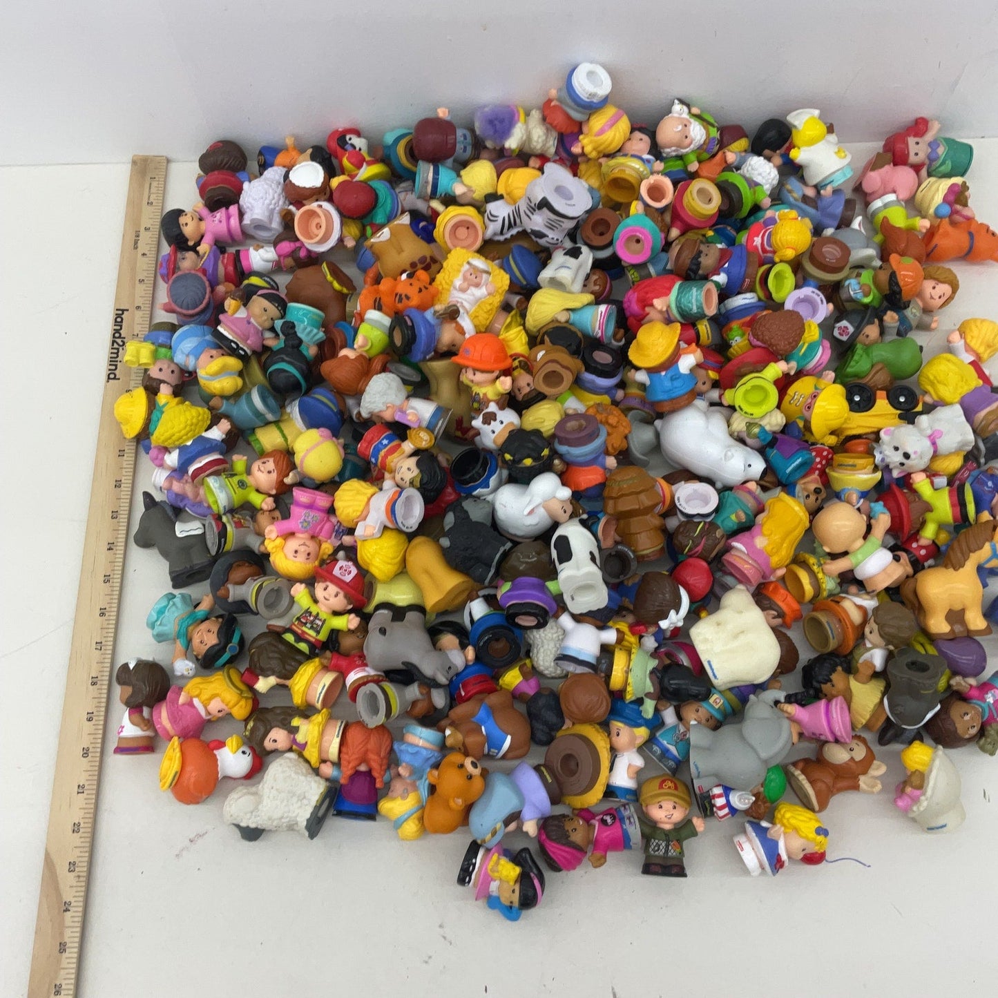 15 lbs Fisher Price Little People Animals Humans Character Figures Preowned LOT - Warehouse Toys