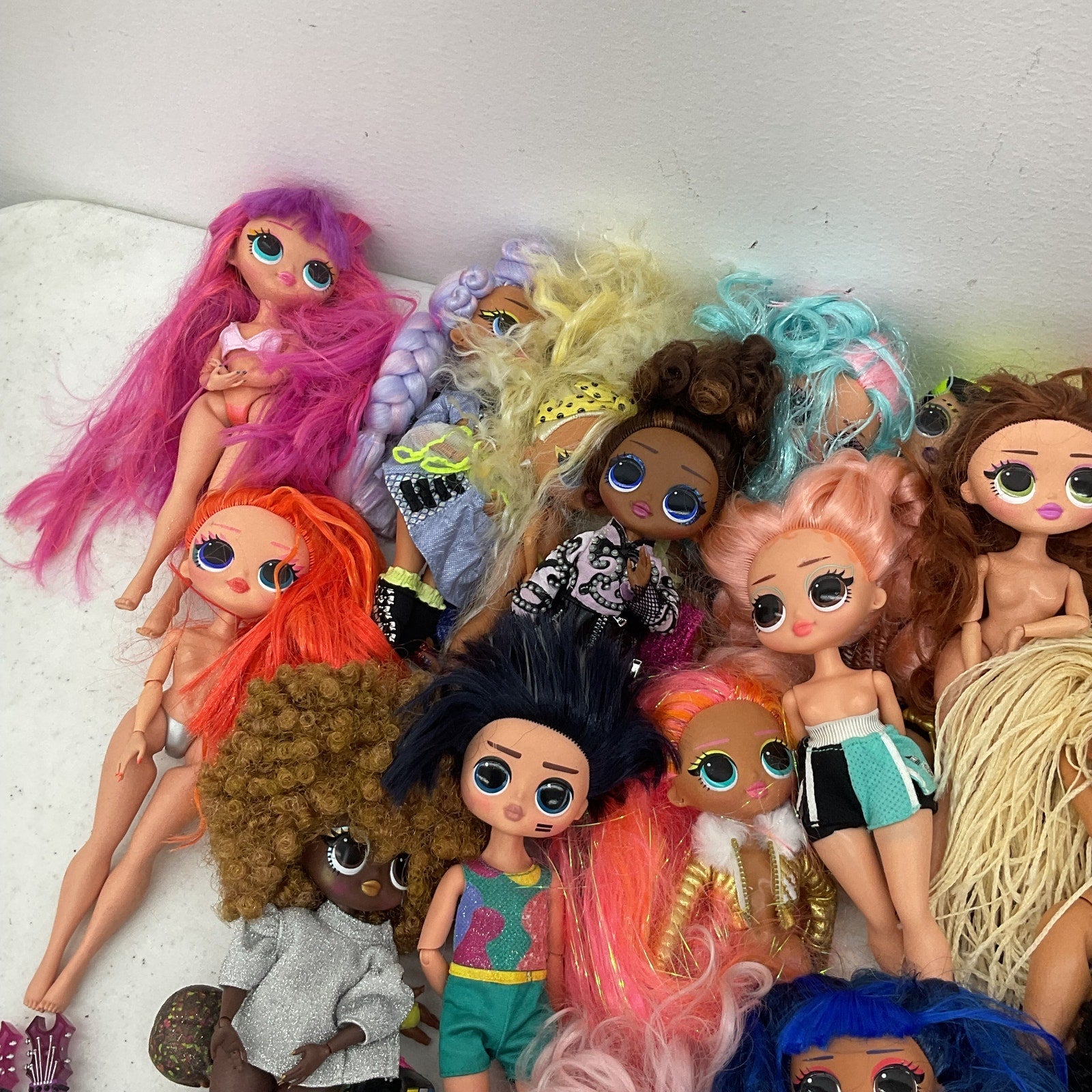 15 lbs LOT MGA LOL OMG Surprise! Fashion Play Dolls Preowned Mixed Toys - Warehouse Toys