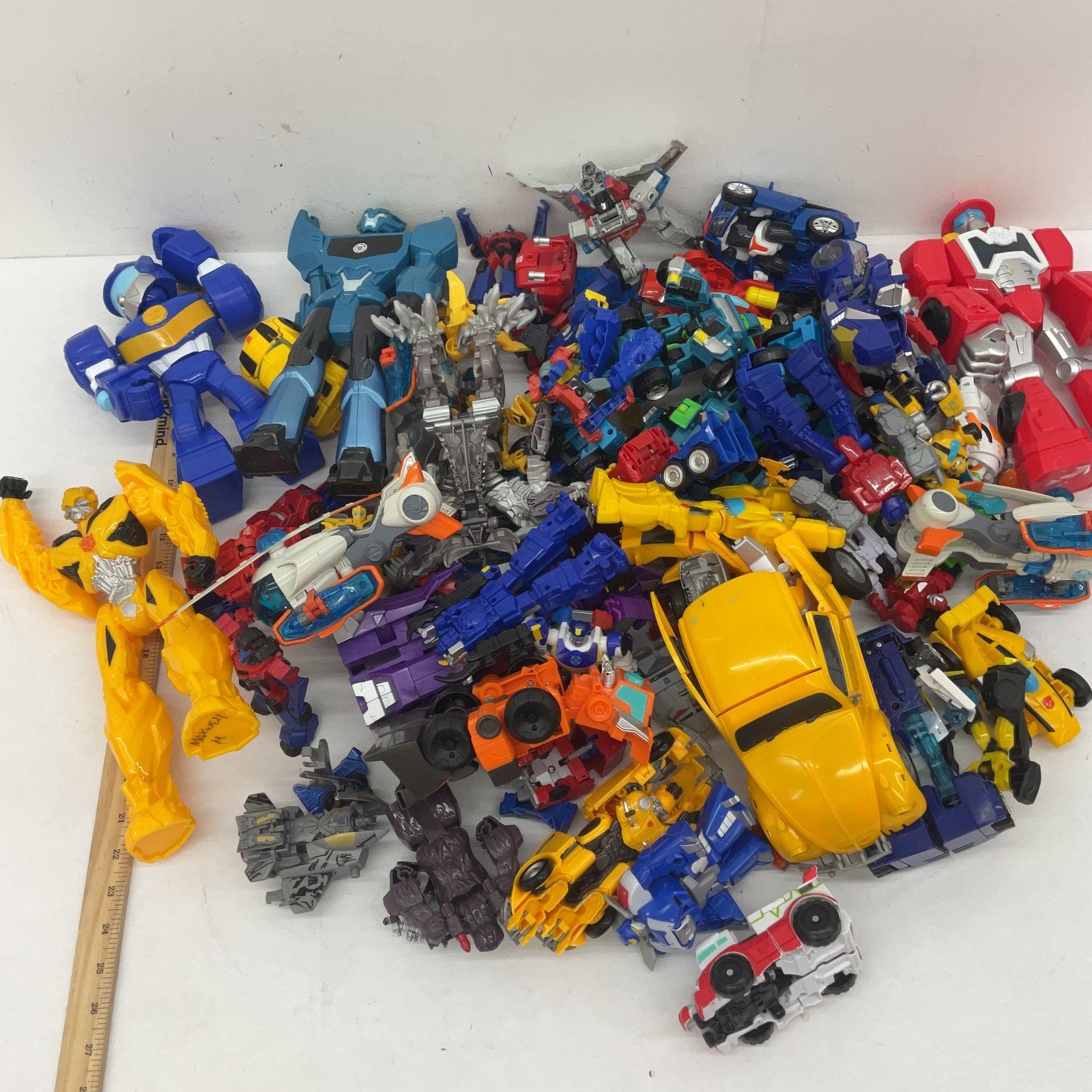 15 lbs LOT Modern Transformers Optimus Prime Robots Action Figures Preowned - Warehouse Toys