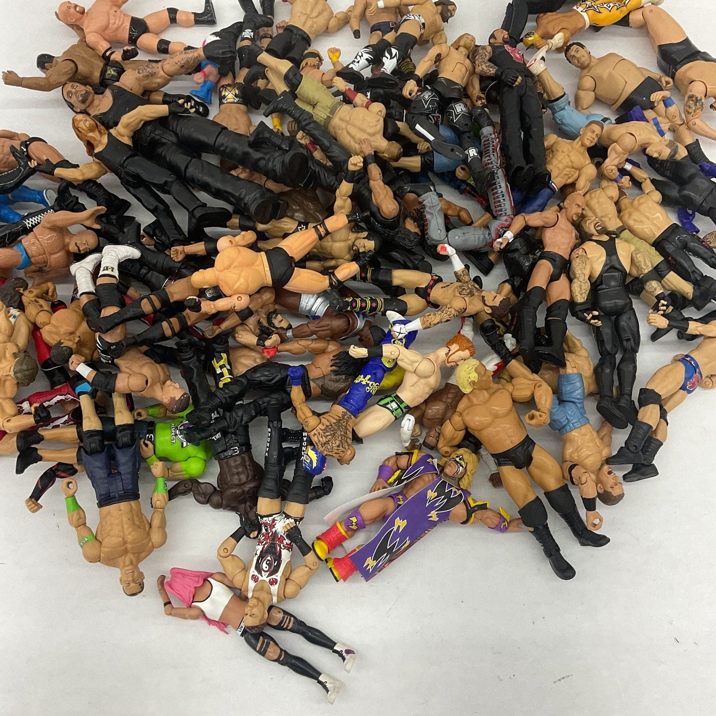 15 lbs WWE WWF WCW Assorted Wrestling Wrestler Action Figures Toys Preowned LOT - Warehouse Toys