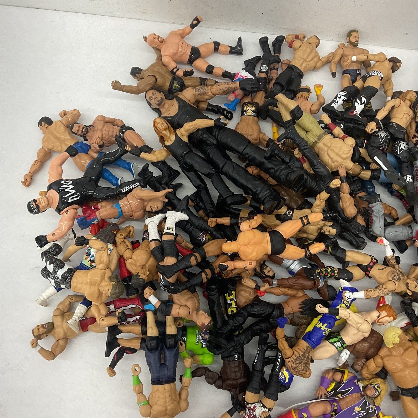 15 lbs WWE WWF WCW Assorted Wrestling Wrestler Action Figures Toys Preowned LOT - Warehouse Toys