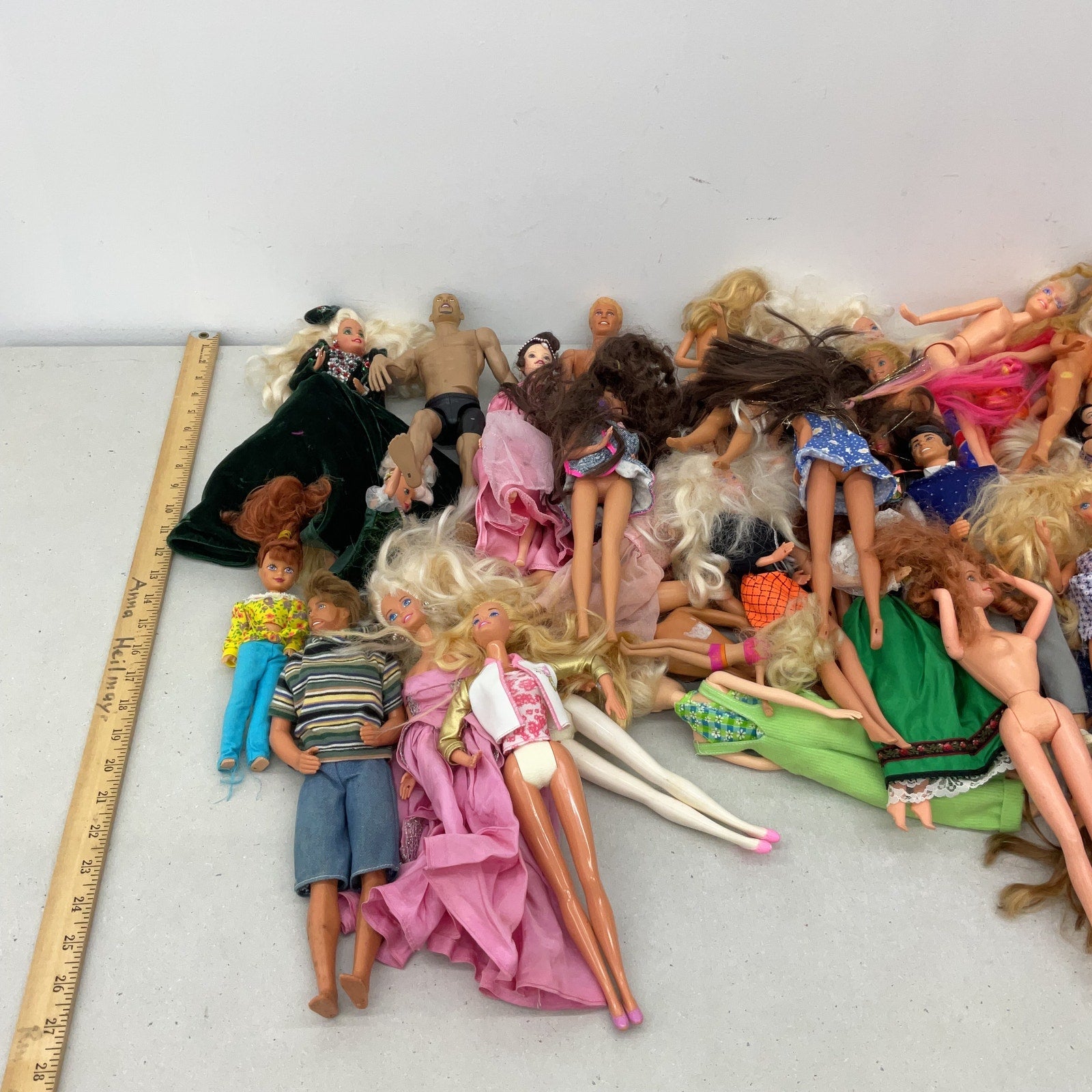 17 lbs LOT Loose Preowned Vintage & Modern Mattel Barbie & Others Fashion Dolls - Warehouse Toys