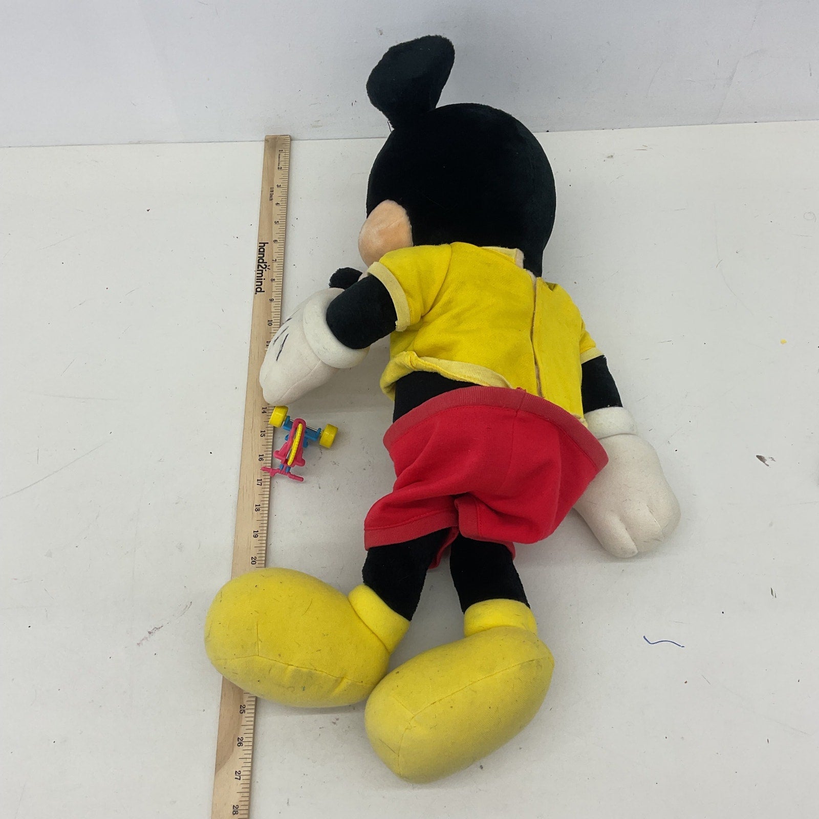 World Of Wonder Mickey high quality & Goofy taking plush untested