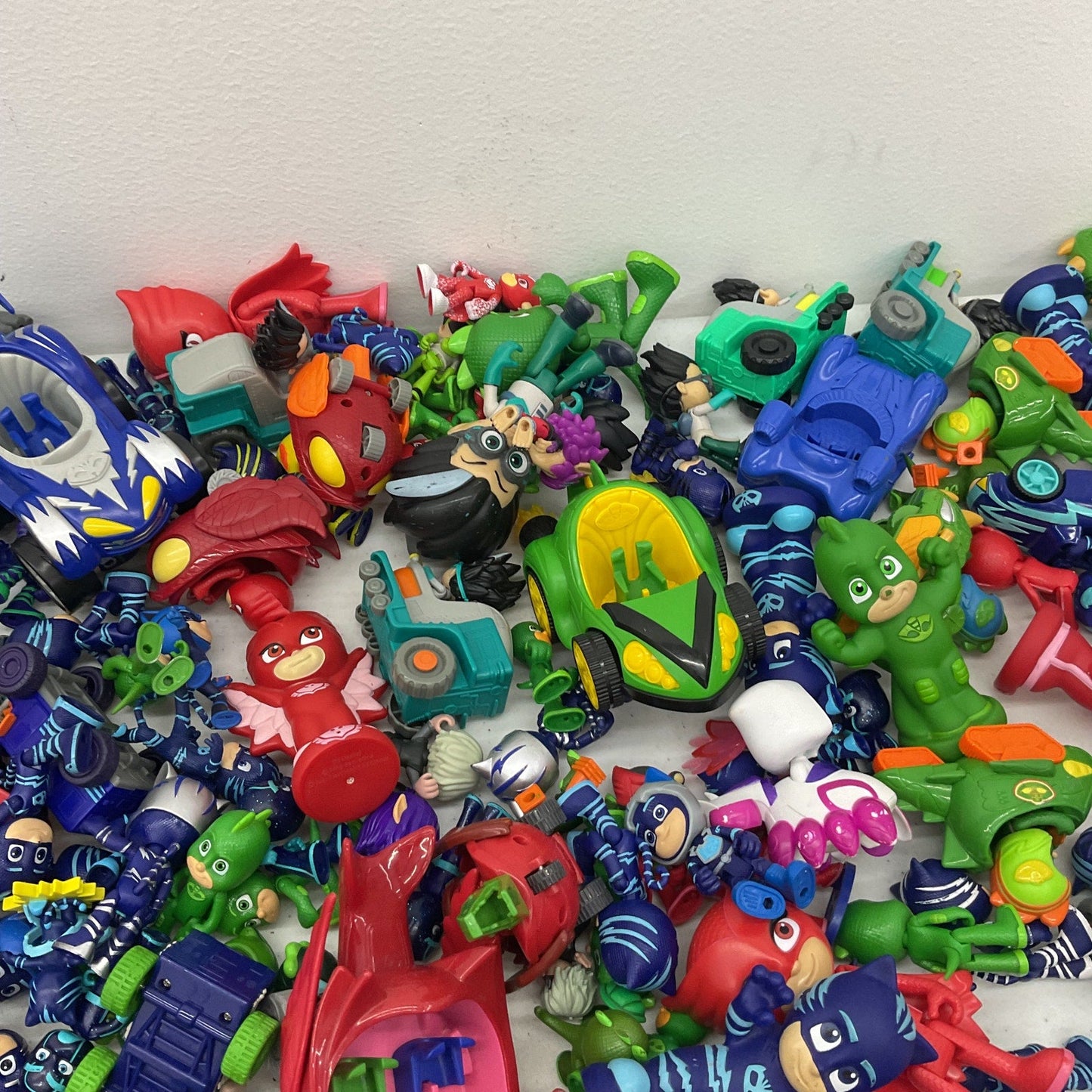 20 lbs PJ Masks Action Figure Collection Preowned Mixed Loose LOT Toys Vehicles - Warehouse Toys