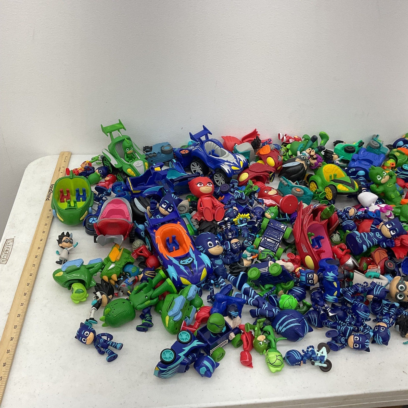 20 lbs PJ Masks Action Figure Collection Preowned Mixed Loose LOT Toys Vehicles - Warehouse Toys