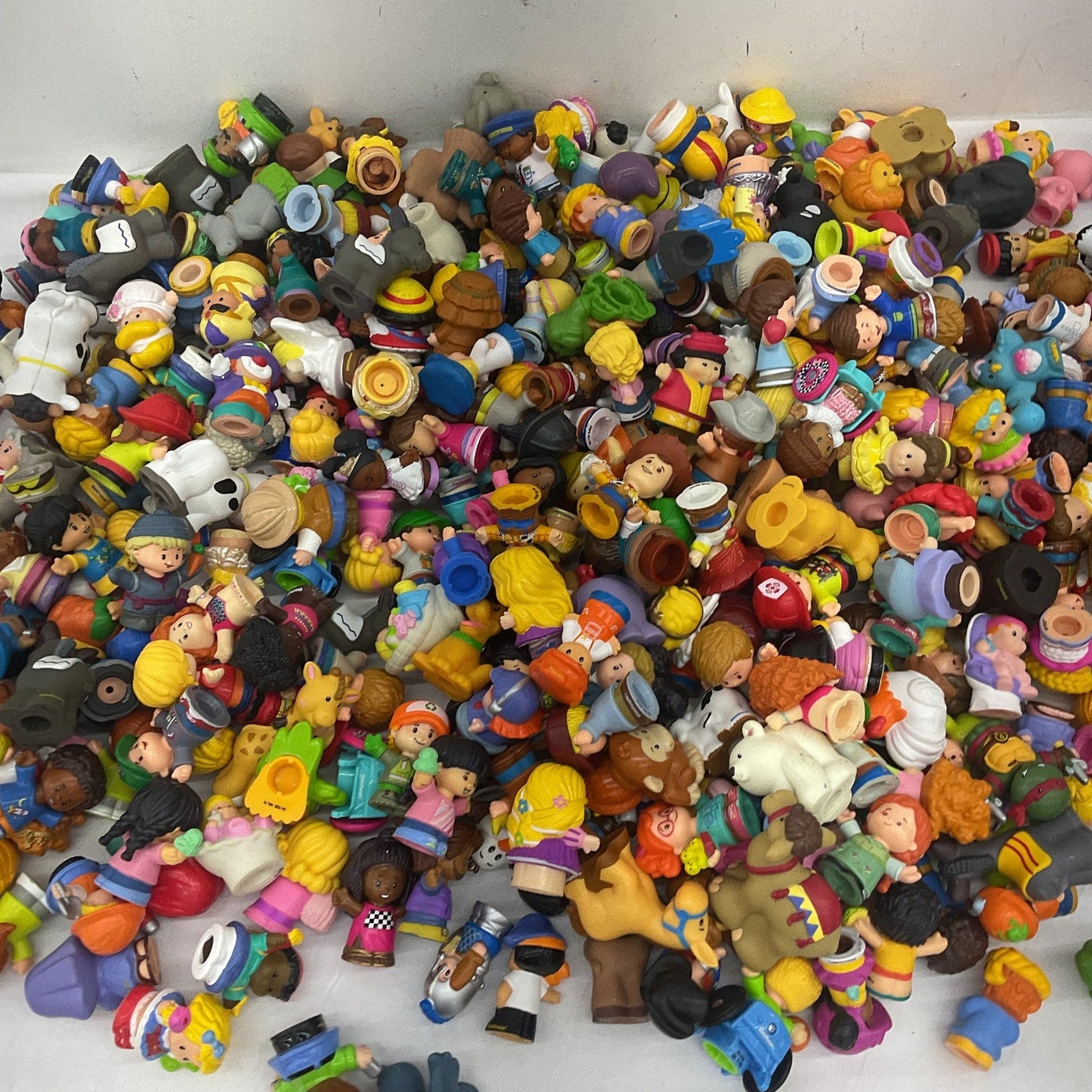 26 lbs Fisher Price Little People Animals Humans Character Figures Preowned LOT - Warehouse Toys