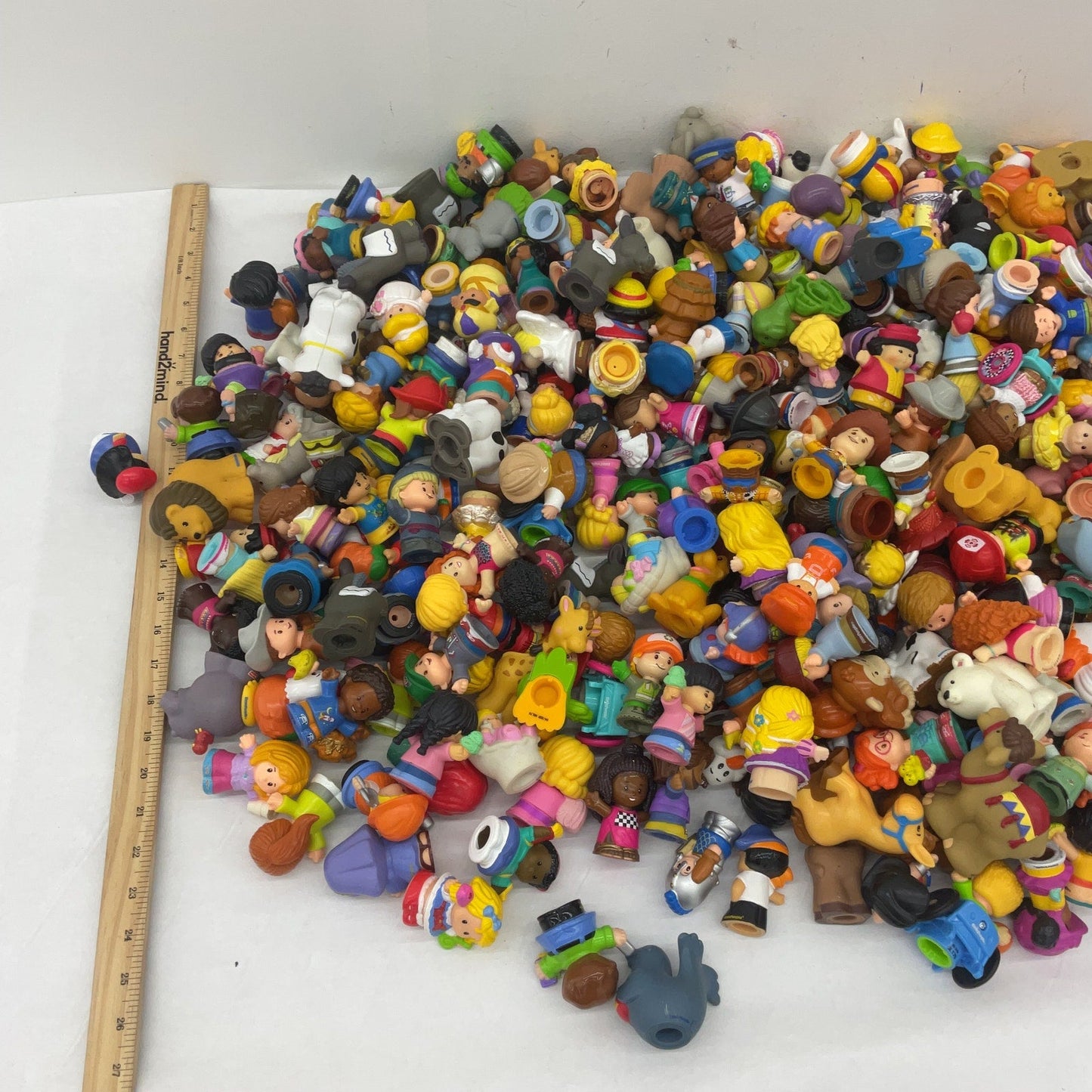 26 lbs Fisher Price Little People Animals Humans Character Figures Preowned LOT - Warehouse Toys