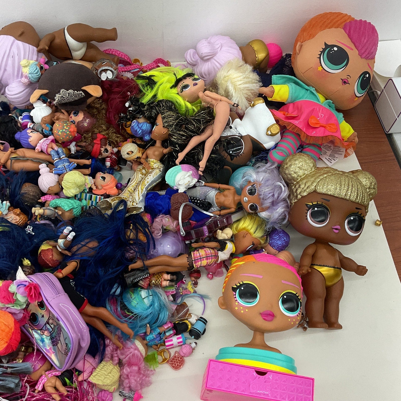 29 lbs Large LOT MGA Mixed LOL OMG Surprise Big Lil Sistas Play Dolls Loose - Warehouse Toys