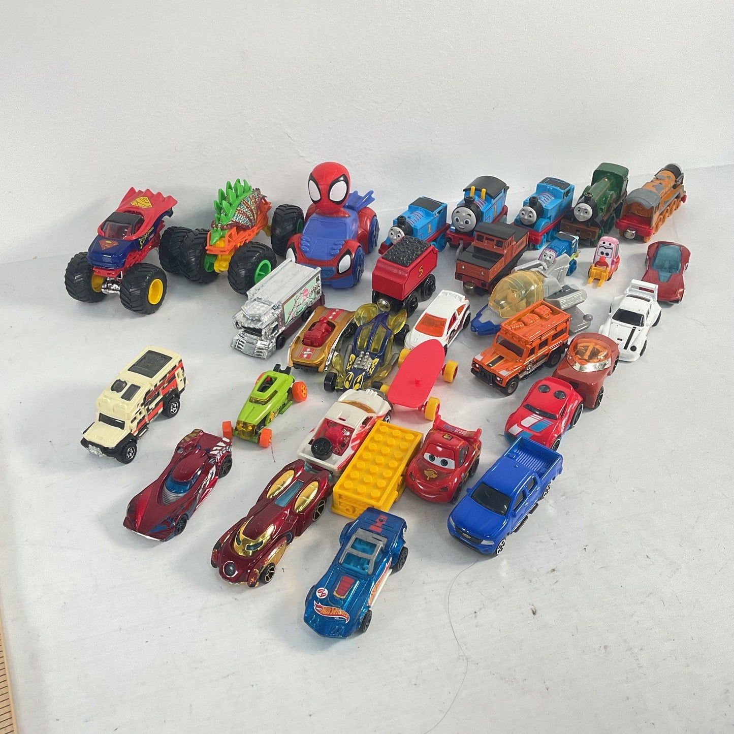3lb Mixed Lot of Toy Cars Vehicles Assorted Hot Wheels Mattel Pre - Owned - Warehouse Toys