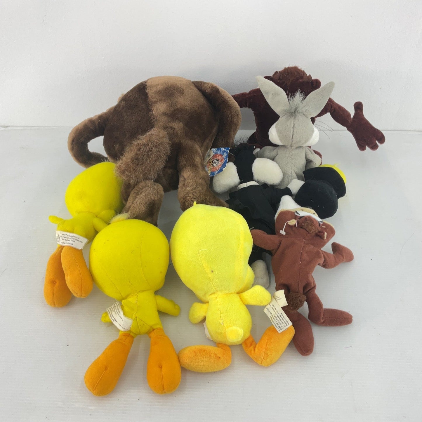 3lbs Lot Looney Tunes Taz Bugs Tweety Bird Plush Toy Stuffed Animal Pre - Owned - Warehouse Toys