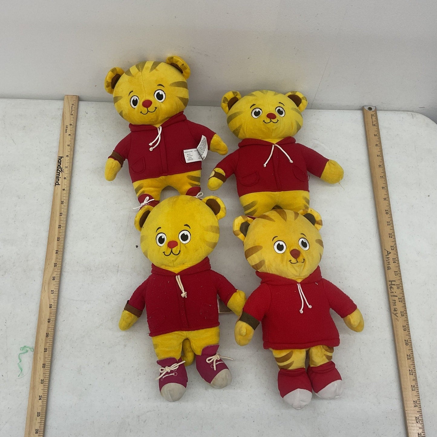 4 Kohl's Cares Daniel Tiger's Neighborhood Multicolor Stuffed Animal Preowned - Warehouse Toys