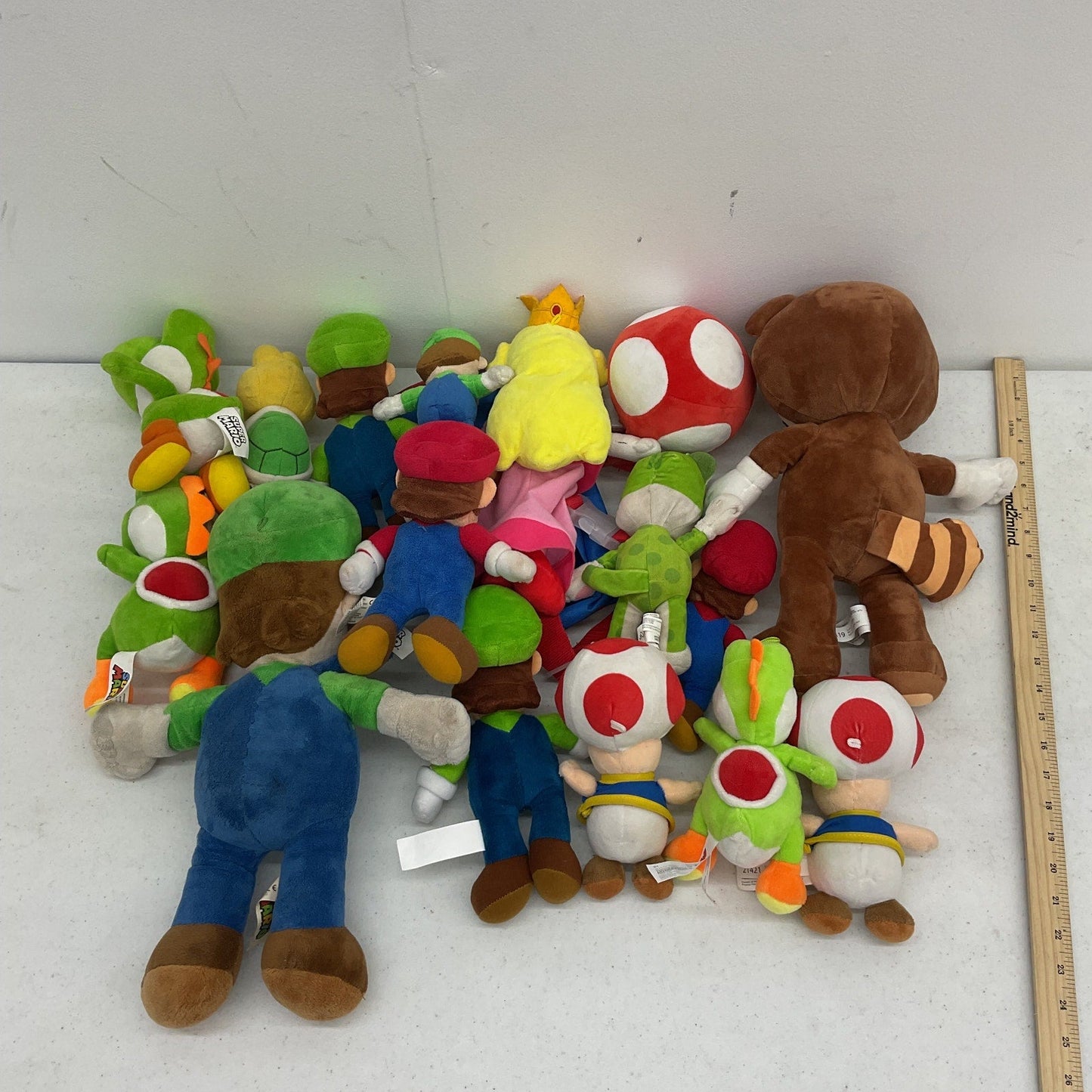 4 lbs Mixed Preowned LOT Nintendo Super Mario Yoshi Toad Peach Plush Toys - Warehouse Toys