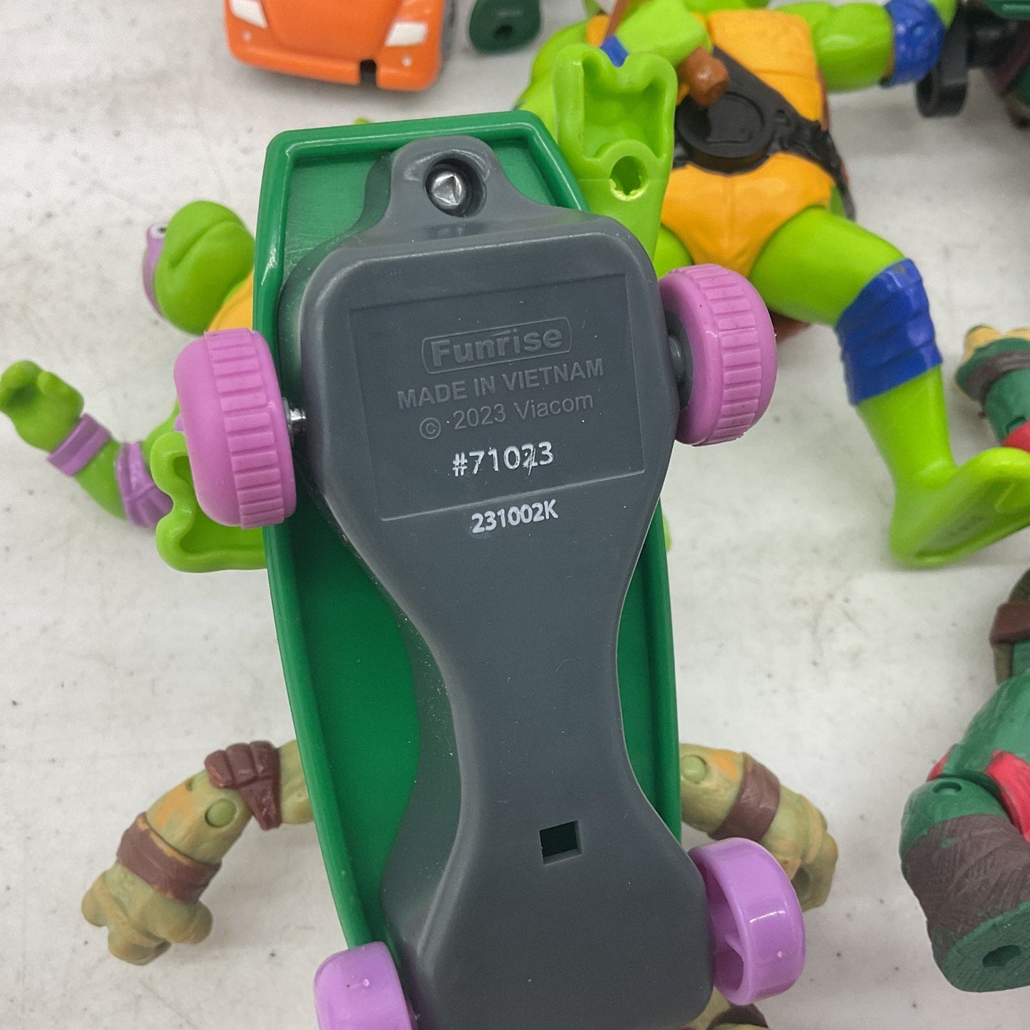 4lb Mixed Lot Teenage Mutant Ninja Turtles Action Figures Play Toys Pre - Owned - Warehouse Toys