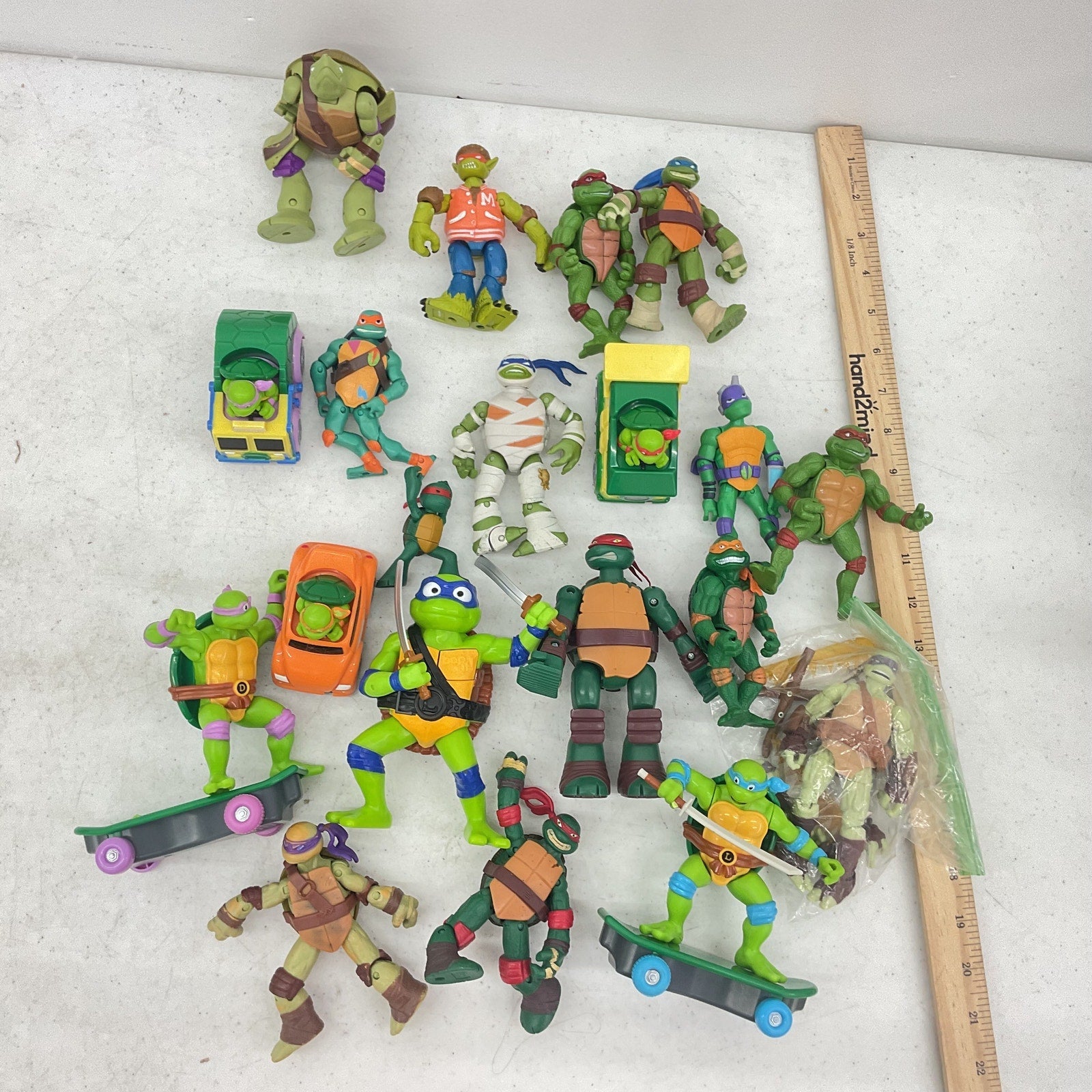 4lb Mixed Lot Teenage Mutant Ninja Turtles Action Figures Play Toys Pre - Owned - Warehouse Toys