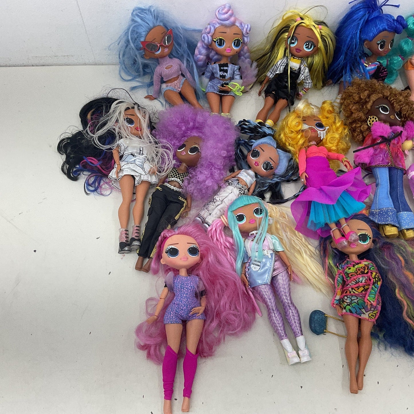 5 lbs LOT MGA LOL OMG Surprise Big Lil Sistas Play Fashion Dolls Preowned - Warehouse Toys