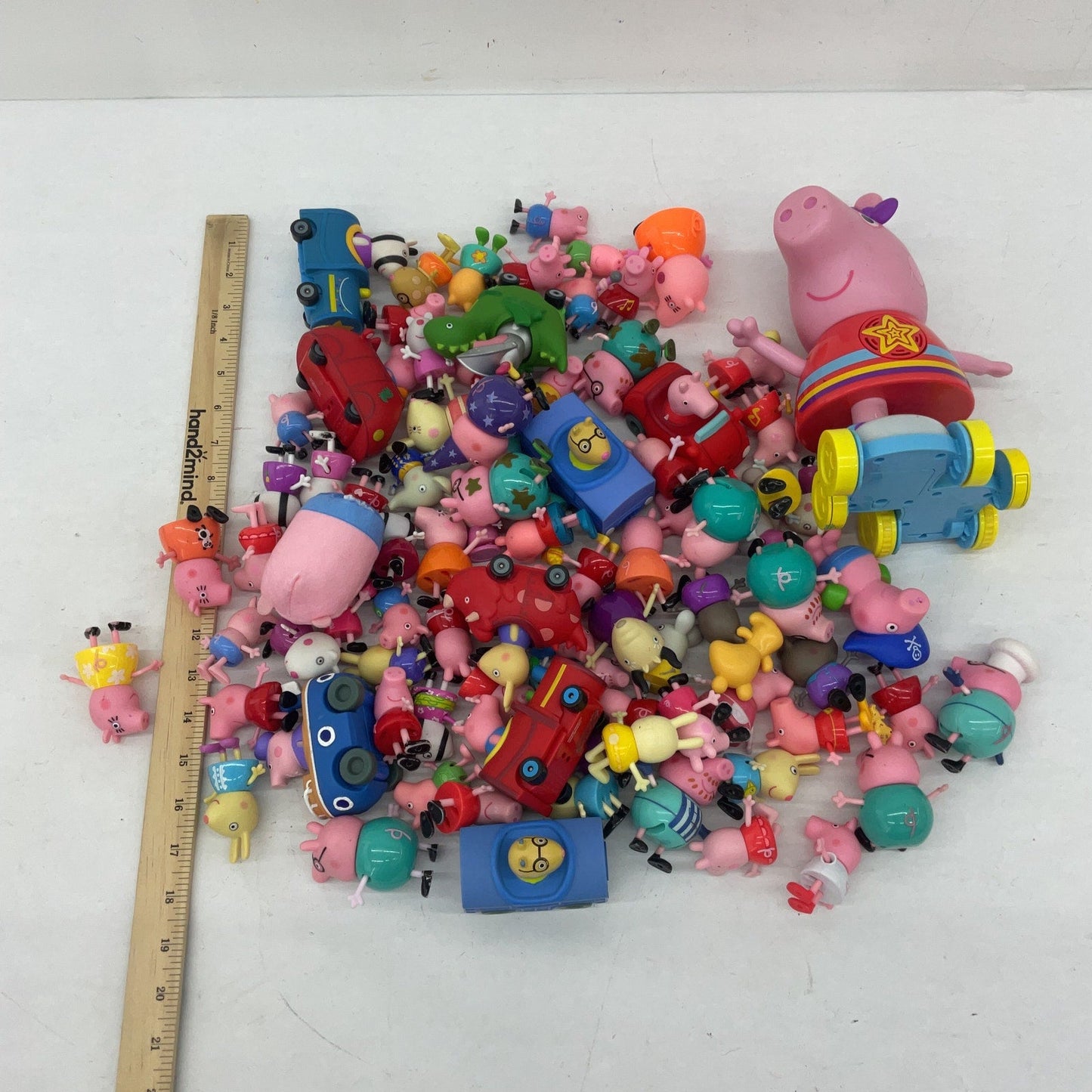 5 lbs Preowned Mixed LOT Peppa Pig Toy Figures Figurines Cake Toppers Vehicles - Warehouse Toys