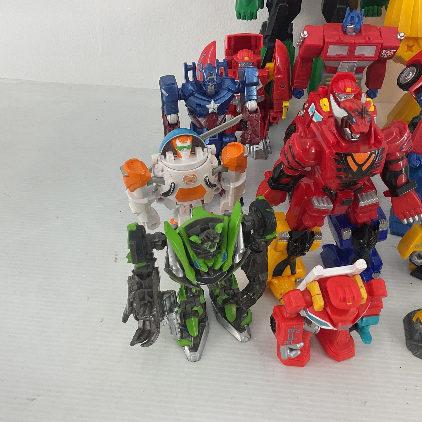 5lb Mixed Lot Hasbro Modern Transformers Rescue Bots Action Figure Toys Preowned - Warehouse Toys