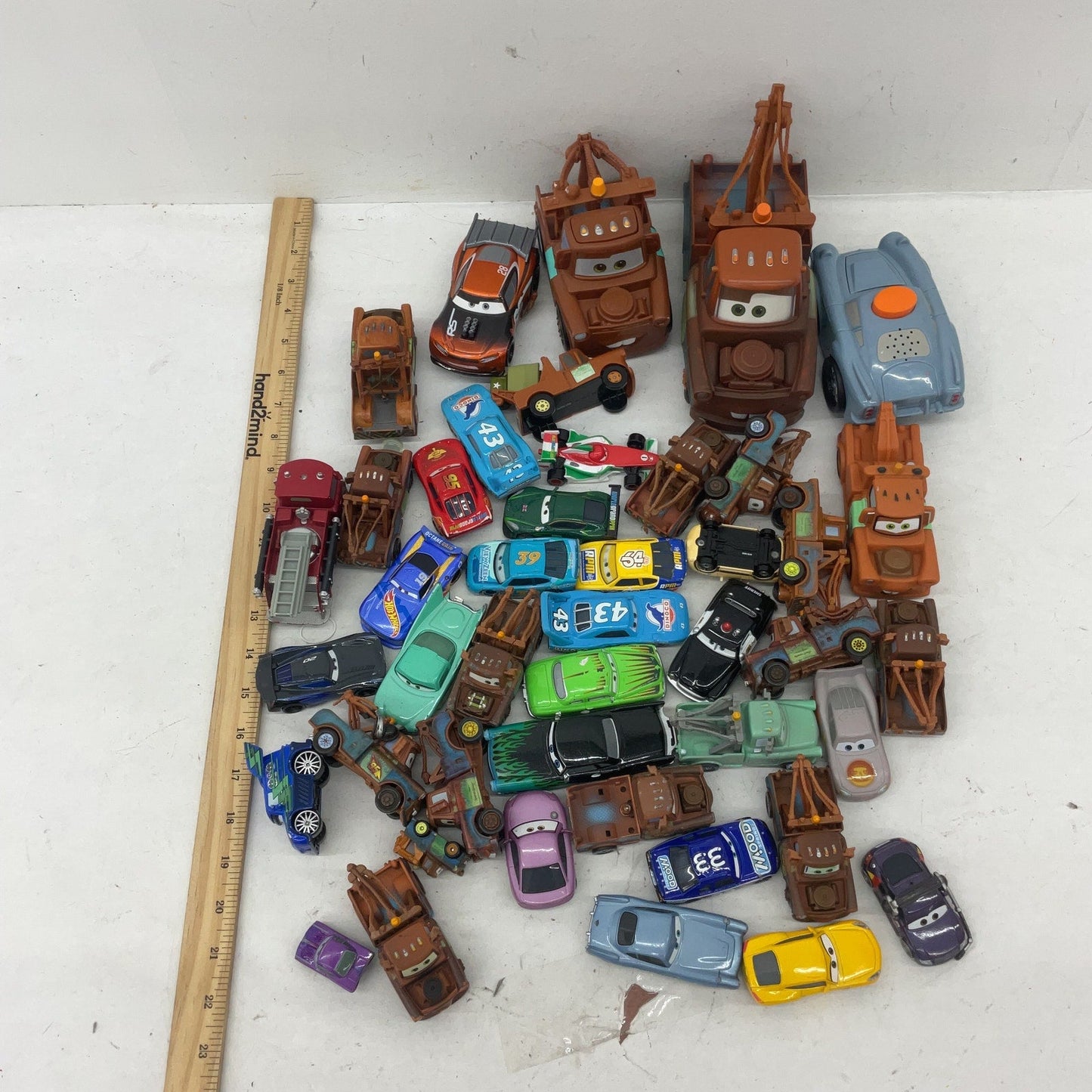 7 lbs Mattel Pixar Disney CARS Toy Car Character Figures Preowned LOT Tow Mater - Warehouse Toys