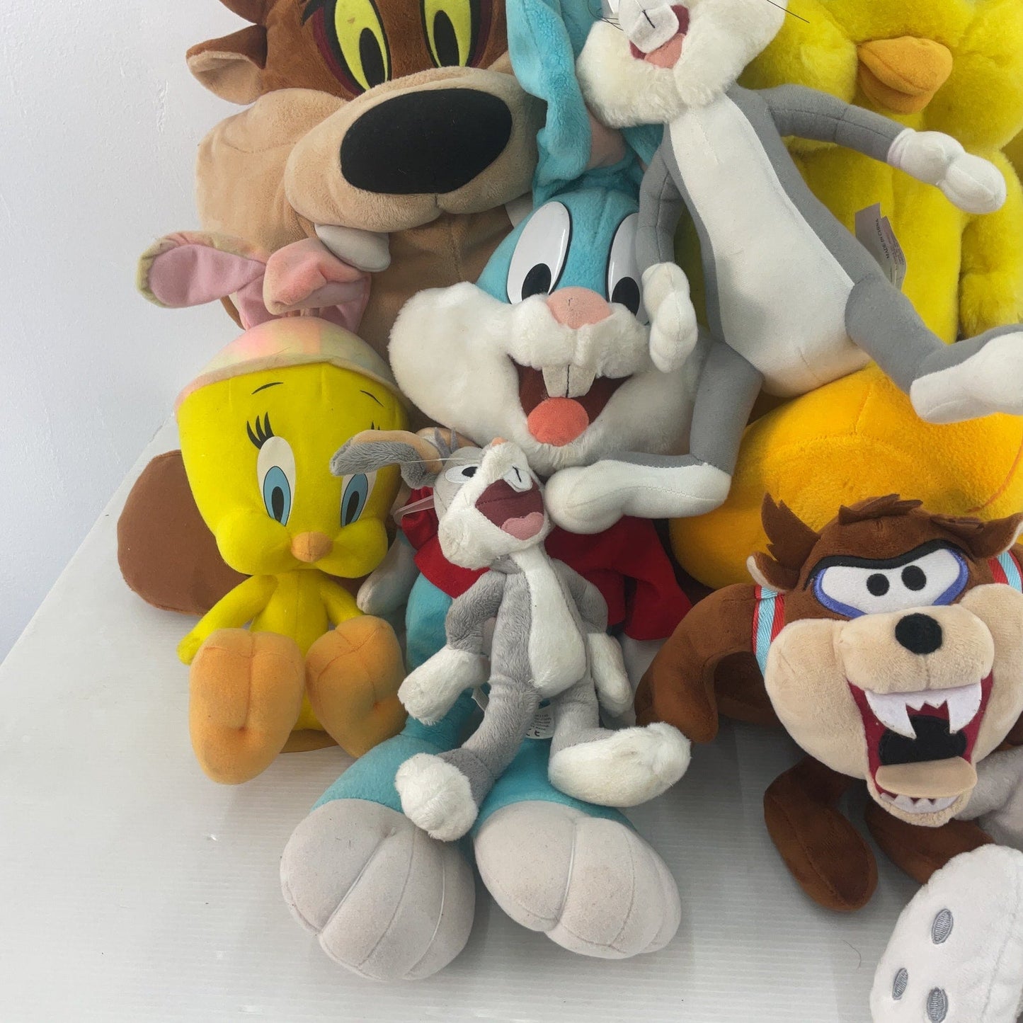 8+ LBs Lot Vintage Looney Tunes Plush Stuffed Animals Bugs Taz Tweety Pre - Owned - Warehouse Toys