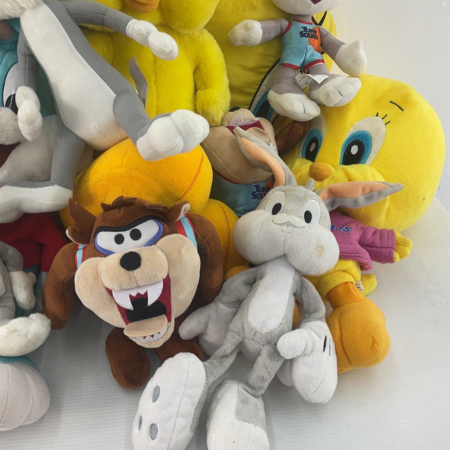 8+ LBs Lot Vintage Looney Tunes Plush Stuffed Animals Bugs Taz Tweety Pre - Owned - Warehouse Toys