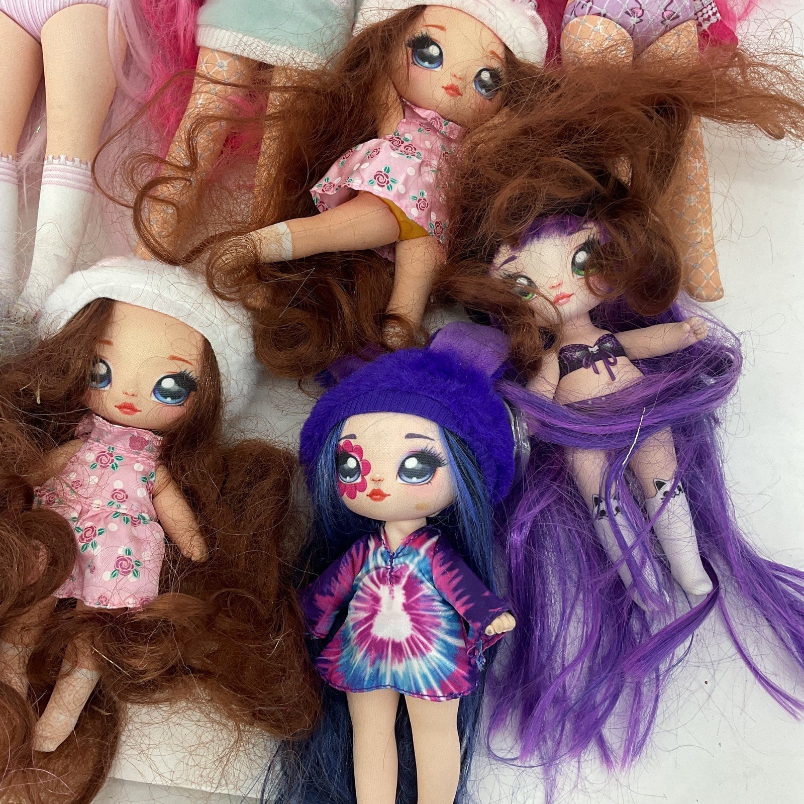 8 Pounds Na na na Surprise Multicolor Fashion Doll Lot Wholesale - Warehouse Toys