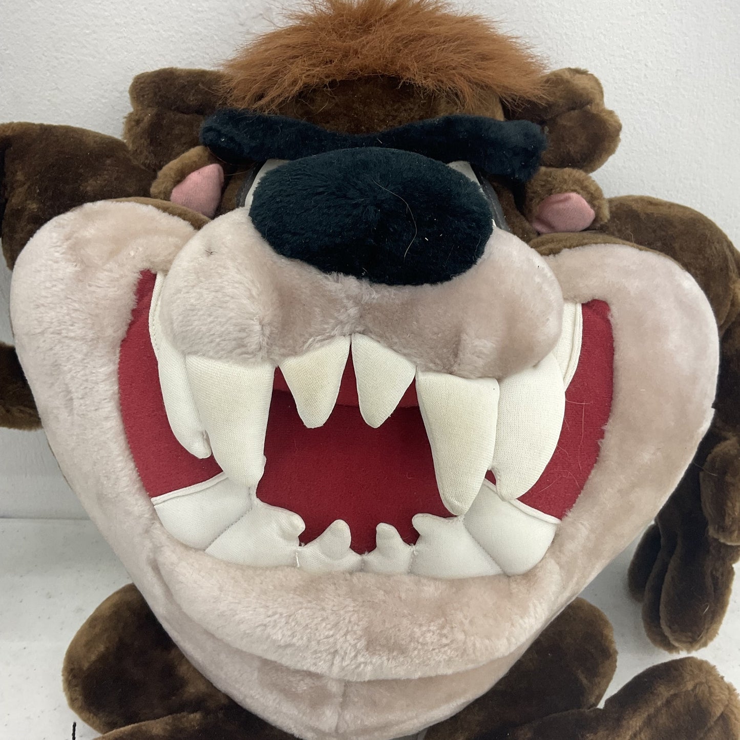 Vintage Preowned 1998 Looney Tunes Taz Tazmanian Devil Brown Stuffed Animal Toy