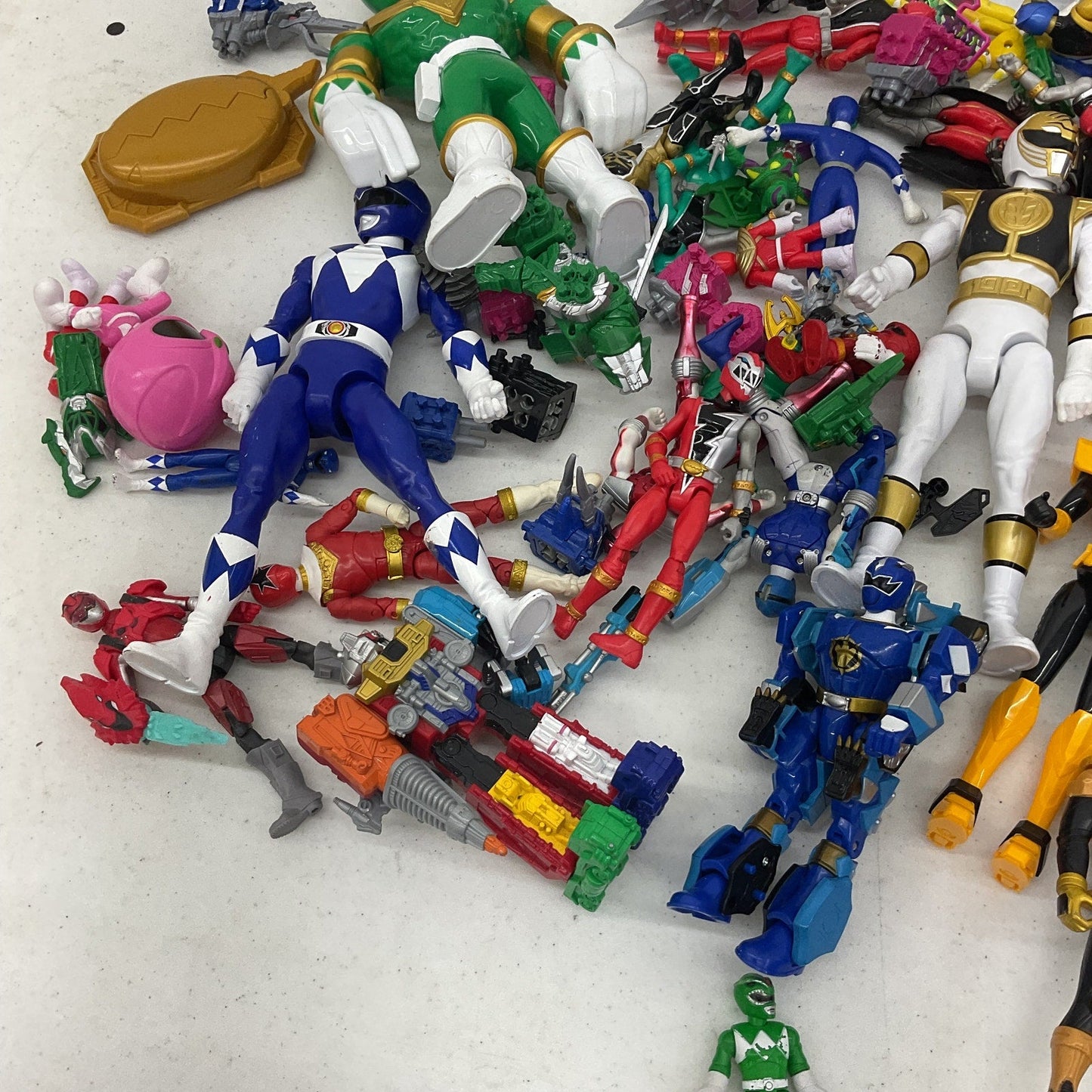 9 lbs Mixed Loose Action Figures Toys Mighty Morphin Power Rangers LOT Preowned - Warehouse Toys