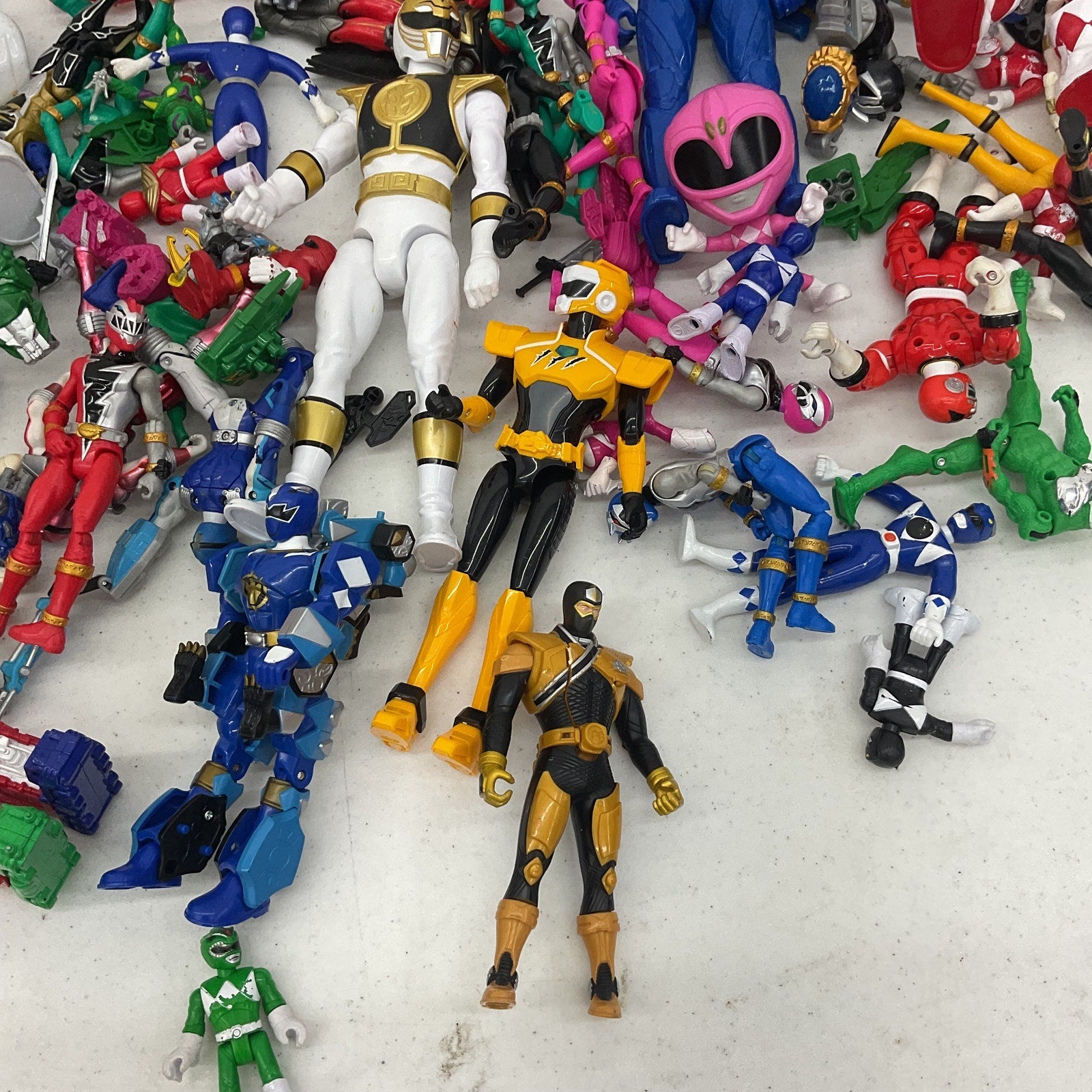 9 lbs Mixed Loose Action Figures Toys Mighty Morphin Power Rangers LOT Preowned - Warehouse Toys