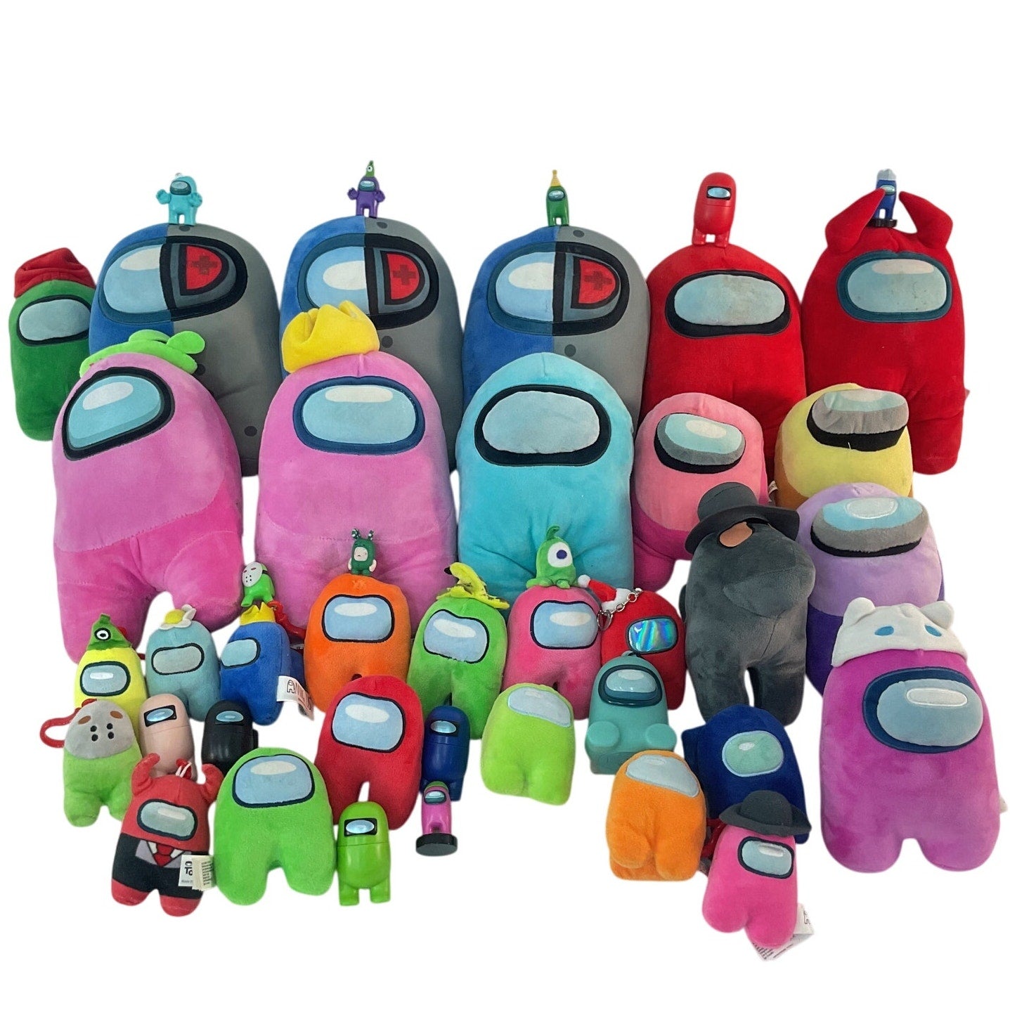 9lb Mixed Lot of Among Us Game Toys Stuffed Plush Keychains Figures Pre - Owned - Warehouse Toys