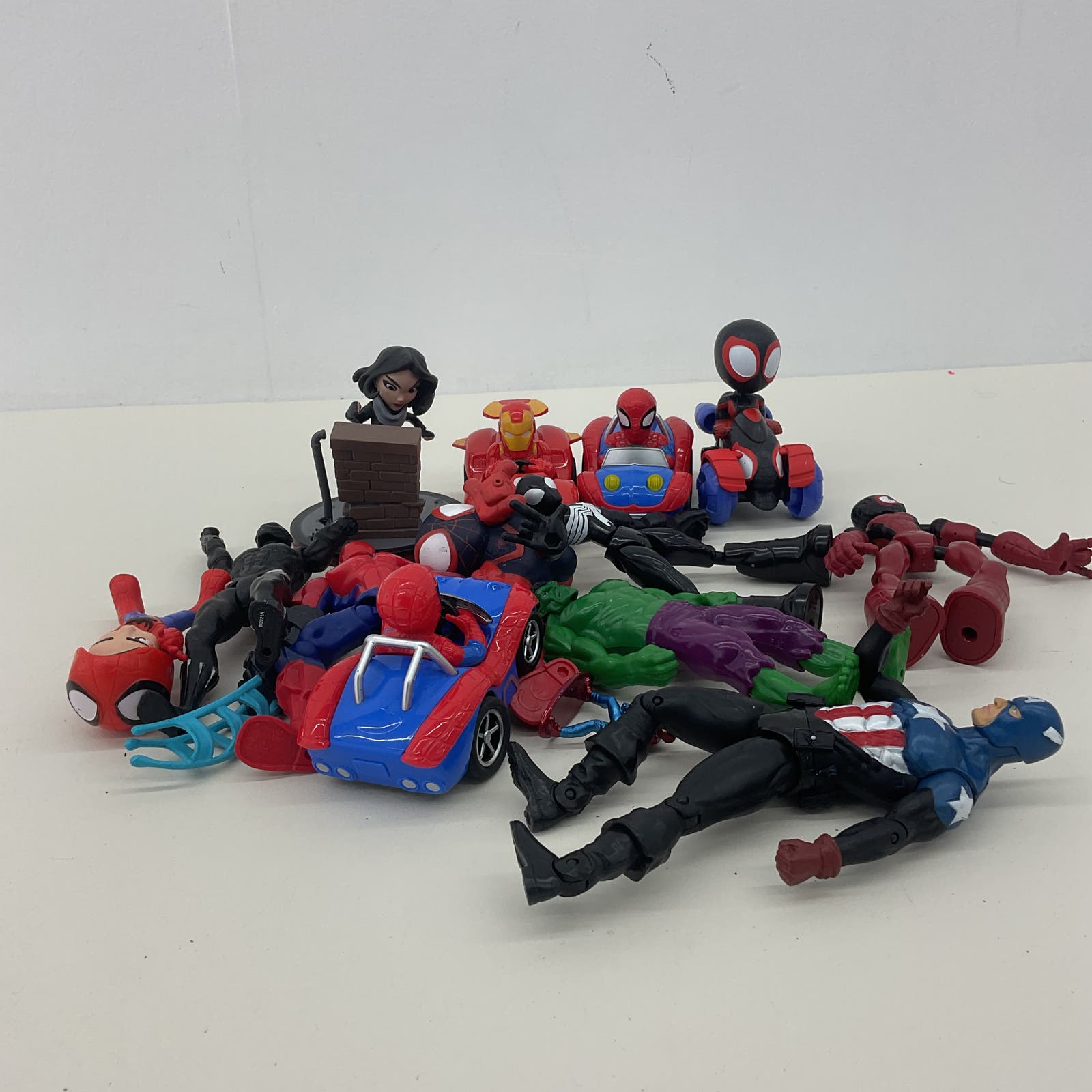 Action Figure LOT Marvel Spiderman Iron Man Avengers Vehicles Action Figures Toy - Warehouse Toys