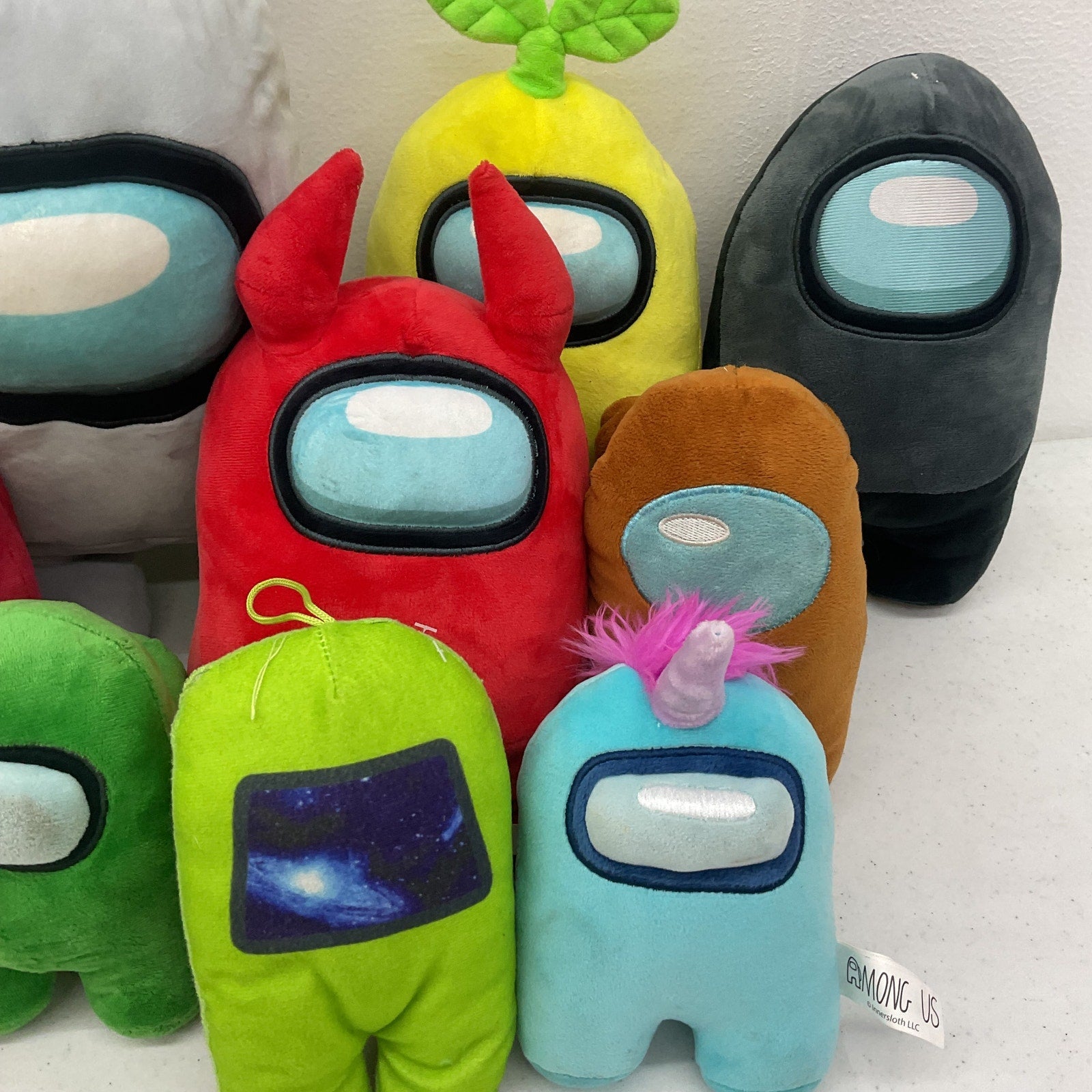 Among Us Plush Toy Multicolor Dolls Red Green White Aliens Space Men Preowned - Warehouse Toys