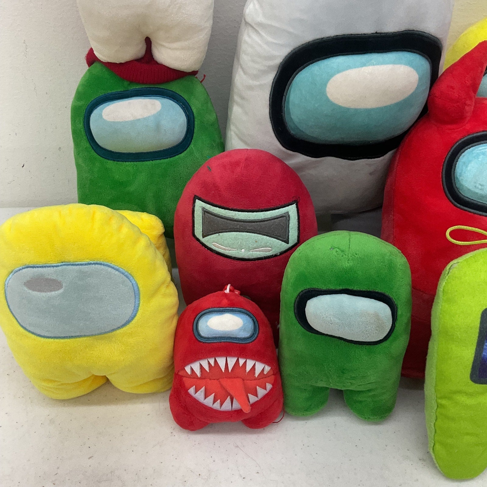 Among Us Plush Toy Multicolor Dolls Red Green White Aliens Space Men Preowned - Warehouse Toys