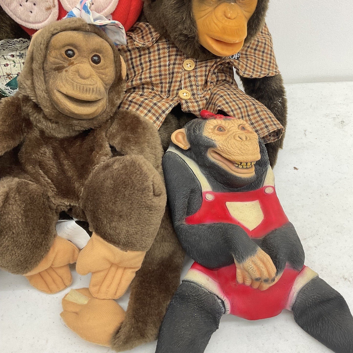 Apes Chimps Monkeys Hand Puppets & Stuffed Animals Plush Dolls LOT Preowned 5lbs - Warehouse Toys