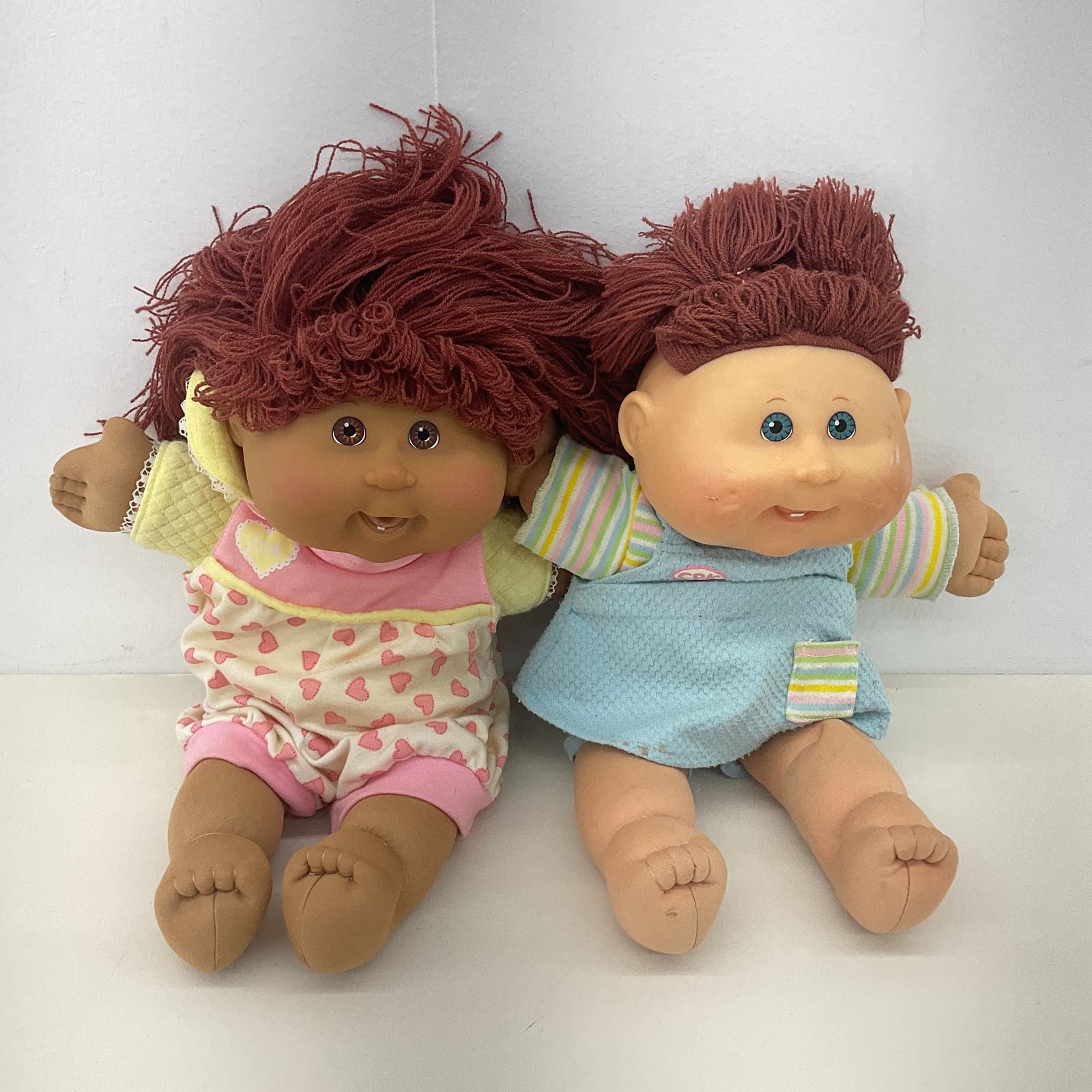 CUTE LOT 2 CPK Cabbage Patch Kids Girl Soft Bodied Baby Dolls Brunette Ethnic Warehouse Toys