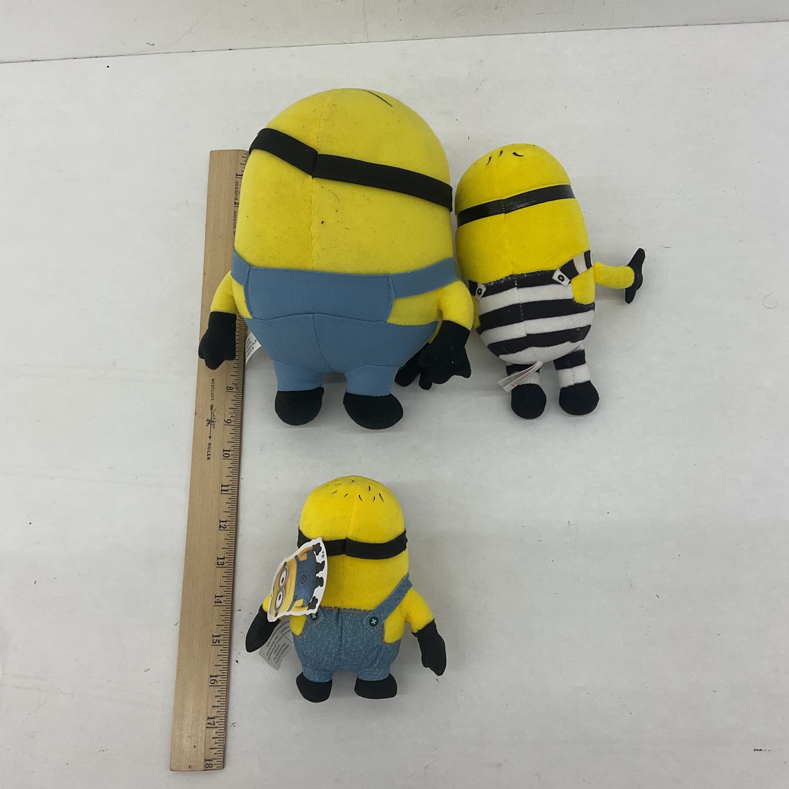 Cute LOT 2 Despicable Me Minions Yellow Stuffed Animal Plush Dolls