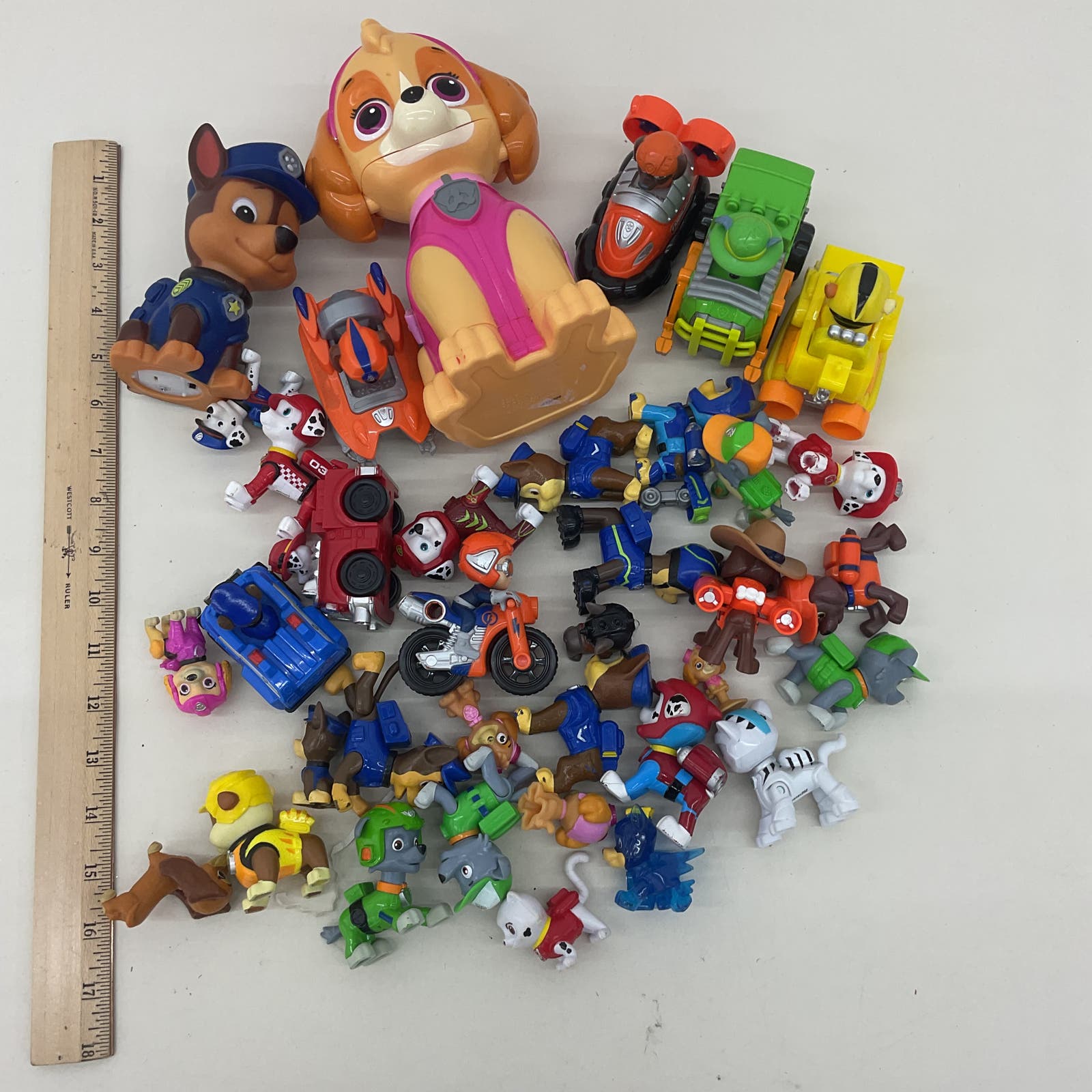 CUTE Mixed LOT Nickelodeon Paw Patrol Toy Figures Vehicles Used - Warehouse Toys