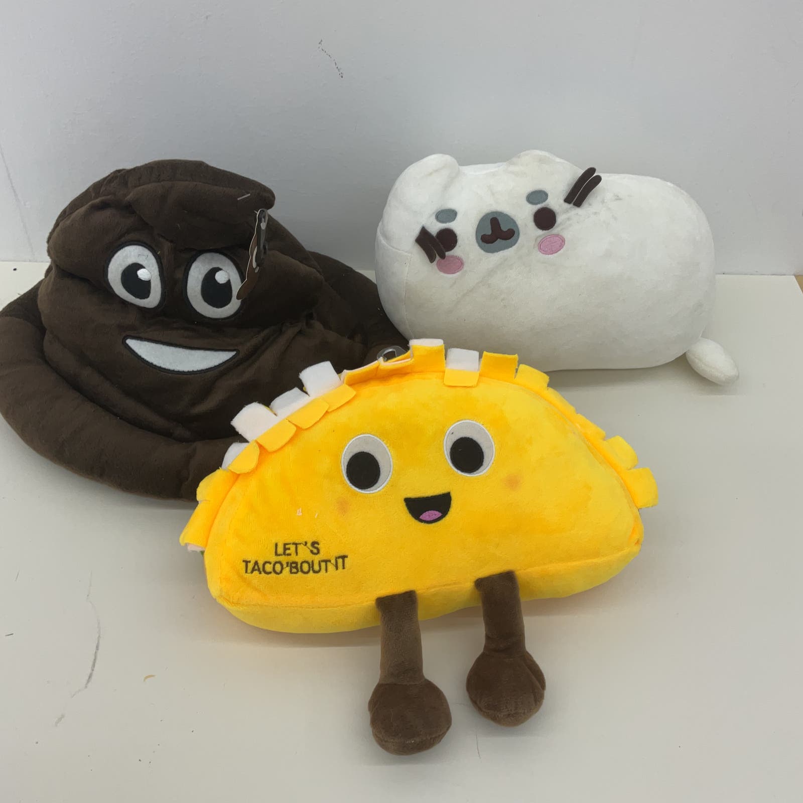 CUTE Plush LOT White Pusheen Cat Yellow Let s Taco Bout It Emoji Poop Stuffed Warehouse Toys